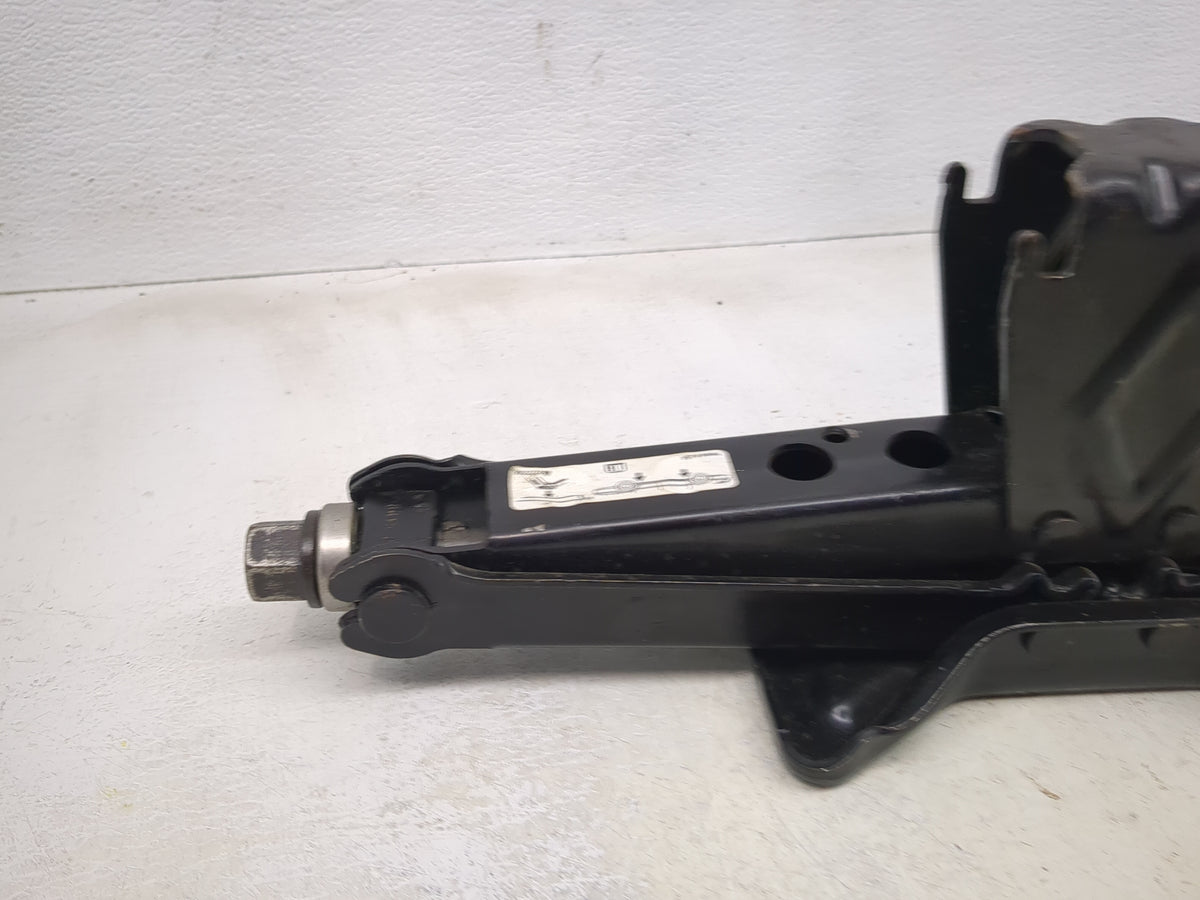 2009 Buick Enclave Spare Scissor Car Jack - Oemusedautoparts1.com