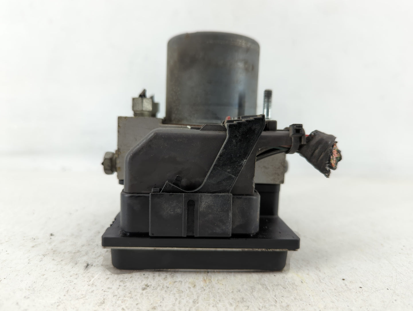 2009-2011 Buick Enclave ABS Pump Control Module Replacement P/N:25840315 Fits Fits 2008 2009 2010 2011 OEM Used Auto Parts -