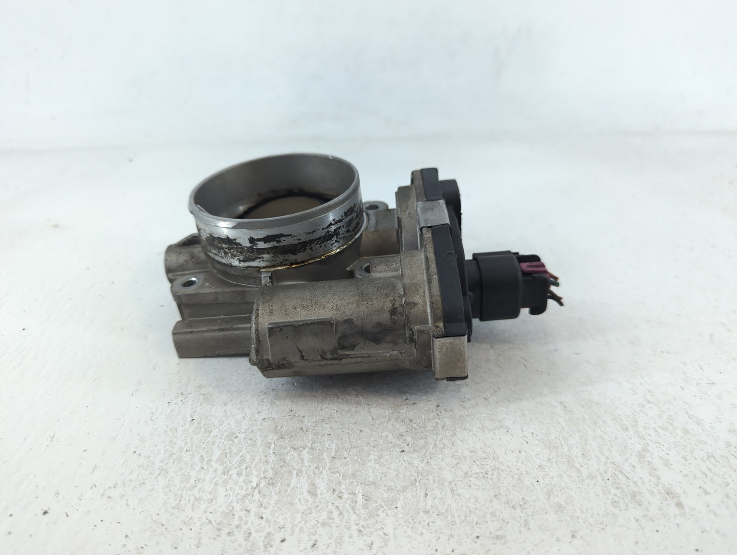 2008-2011 Buick Enclave Throttle Body P/N:995AA4840C Fits Fits 2007 2008 2009 2010 2011 OEM Used Auto Parts - Oemusedautopar