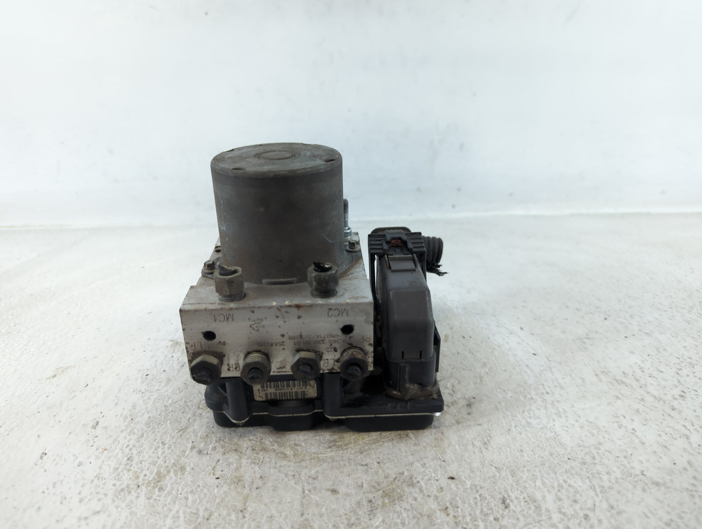 2009-2011 Buick Enclave ABS Pump Control Module Replacement P/N:0 265 230 111 01 25840315 Fits Fits 2008 2009 2010 2011 OEM 