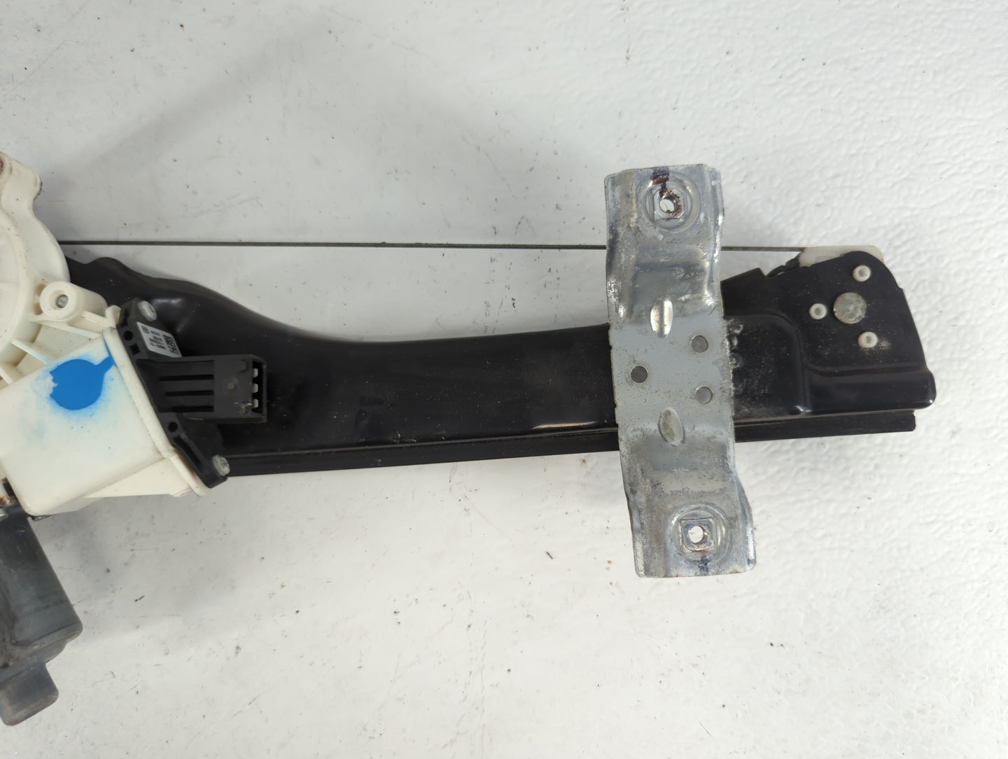 2008-2017 Buick Enclave Driver Left Front Window Regulator 702236 - Oemusedautoparts1.com