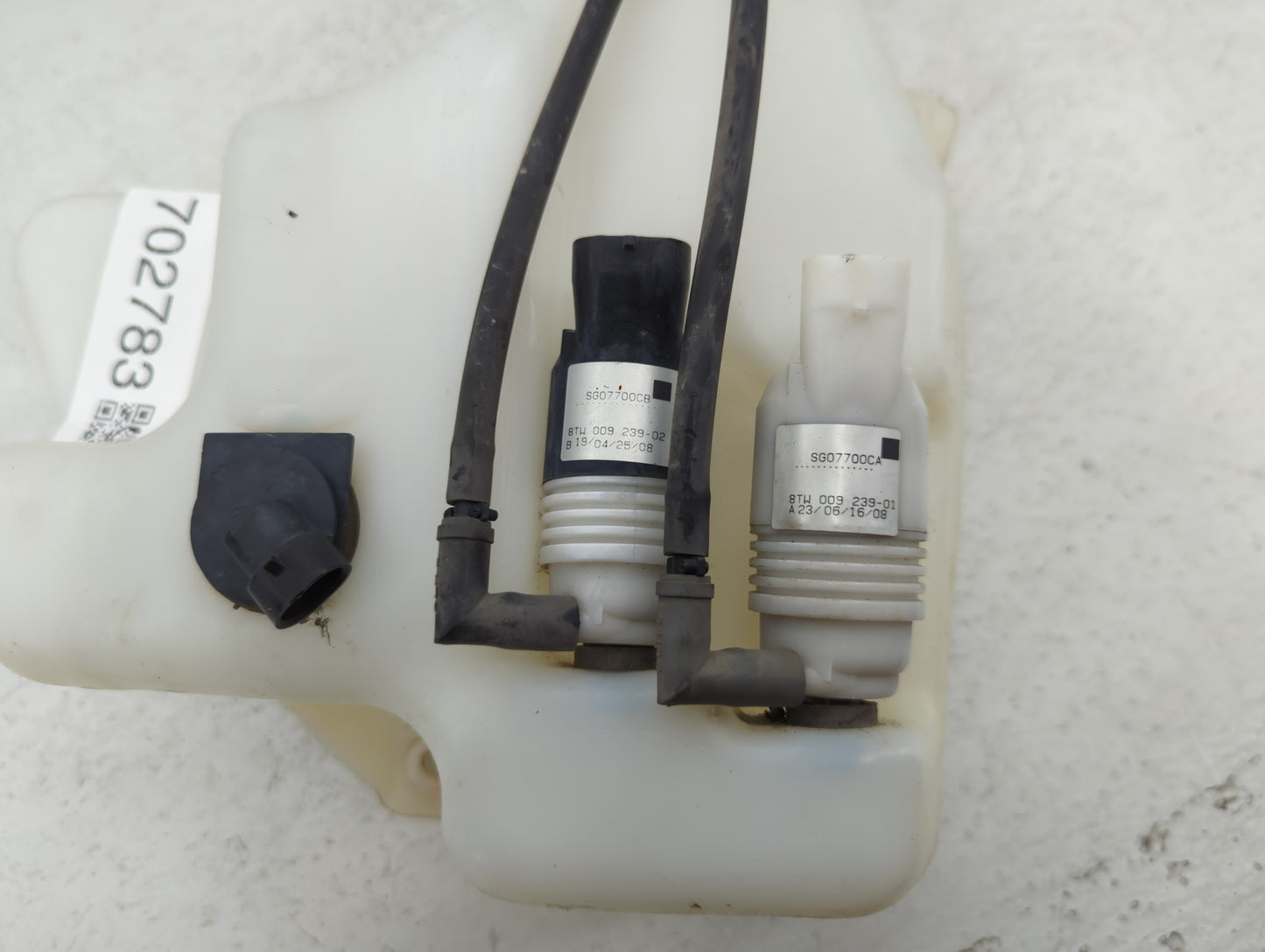 2008-2009 Buick Enclave Windshield Washer Fluid Reservoir Bottle Oem - Oemusedautoparts1.com