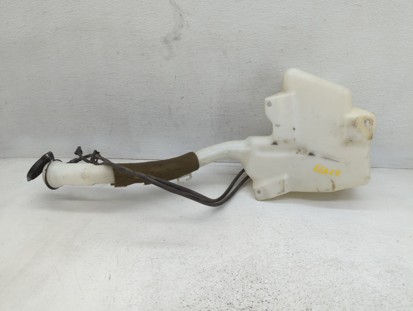 2008-2009 Buick Enclave Windshield Washer Fluid Reservoir Bottle Oem - Oemusedautoparts1.com