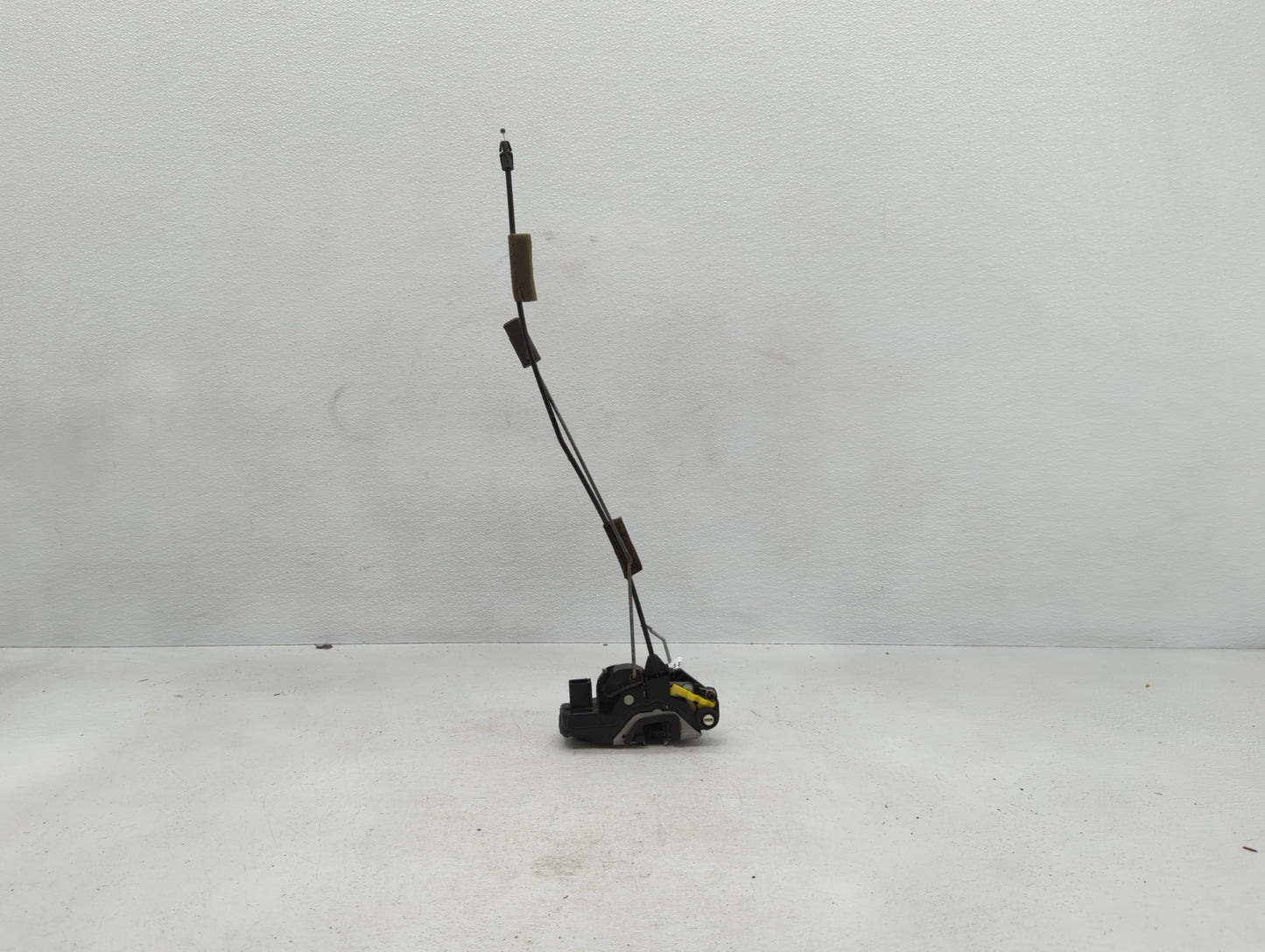 2009 Buick Enclave DOOR LOCK - Oemusedautoparts1.com