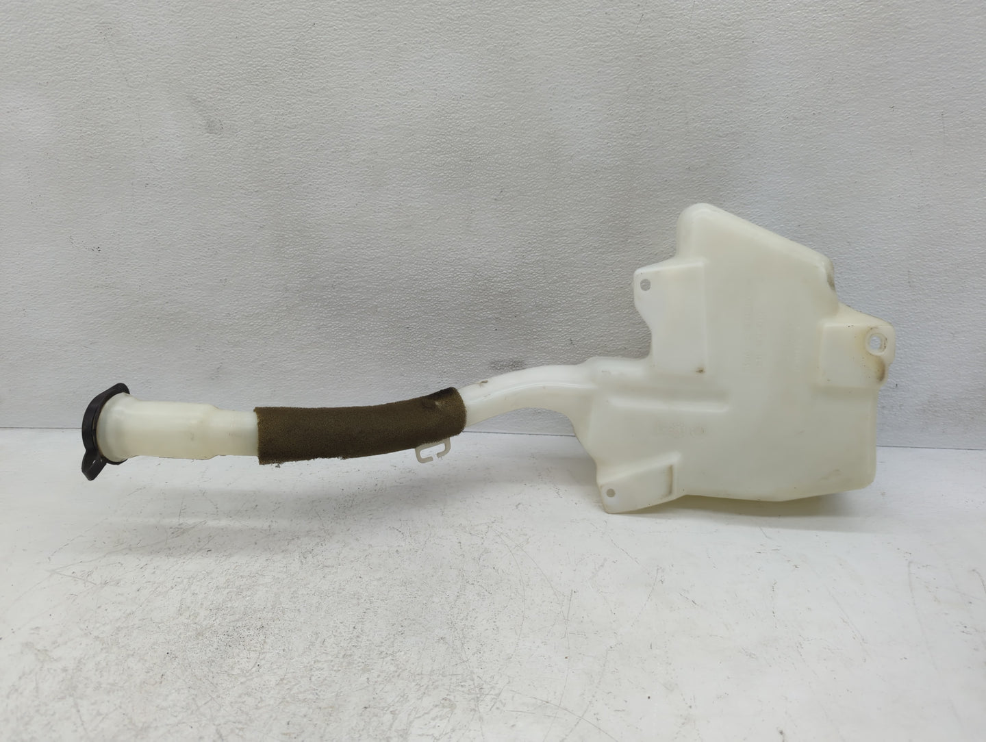 2008-2009 Buick Enclave Windshield Washer Fluid Reservoir Bottle Oem - Oemusedautoparts1.com