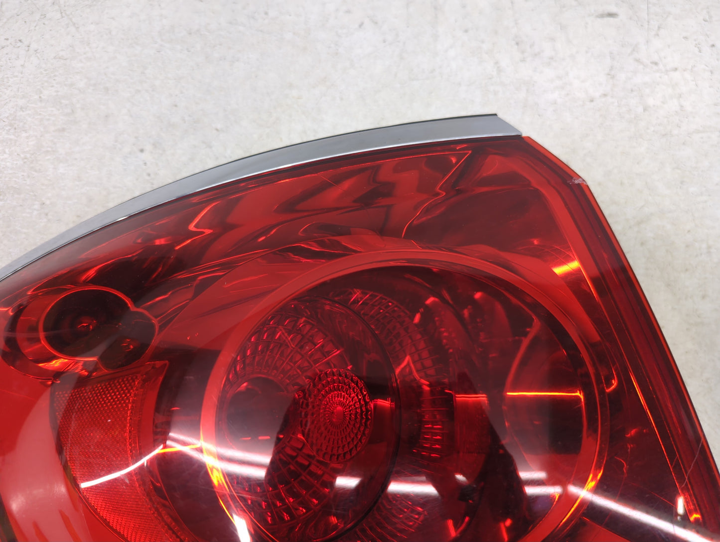 2008-2012 Buick Enclave Tail Light Assembly Driver Left OEM Fits Fits 2008 2009 2010 2011 2012 OEM Used Auto Parts - Oemused
