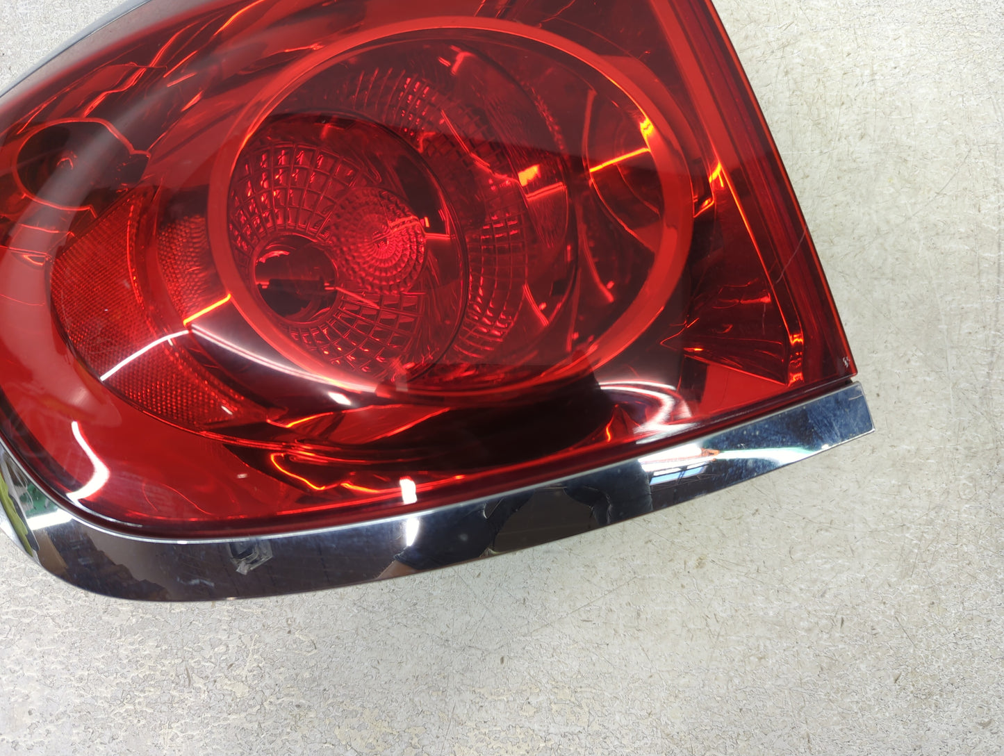 2008-2012 Buick Enclave Tail Light Assembly Driver Left OEM Fits Fits 2008 2009 2010 2011 2012 OEM Used Auto Parts - Oemused