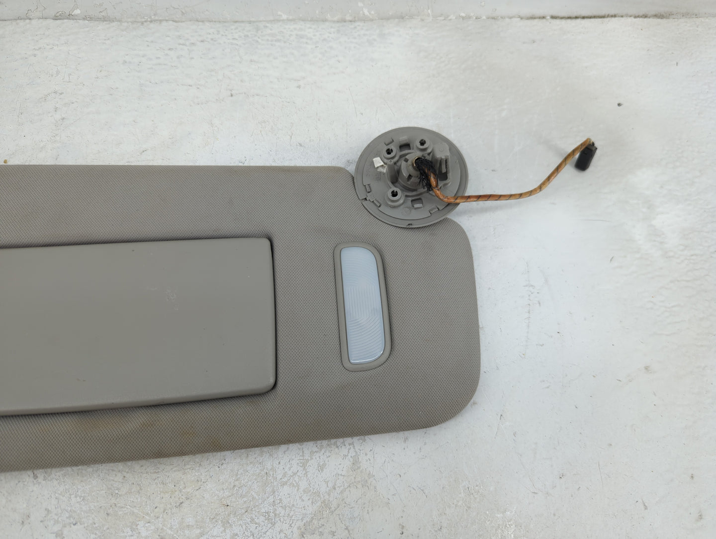 2008-2017 Buick Enclave Sun Visor Shade Replacement Passenger Right Mirror Fits OEM Used Auto Parts - Oemusedautoparts1.com