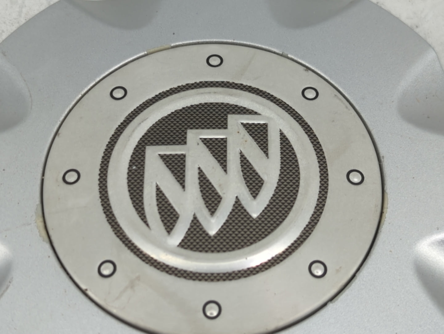 2009 Buick Lacrosse Center Cap Oem - Oemusedautoparts1.com