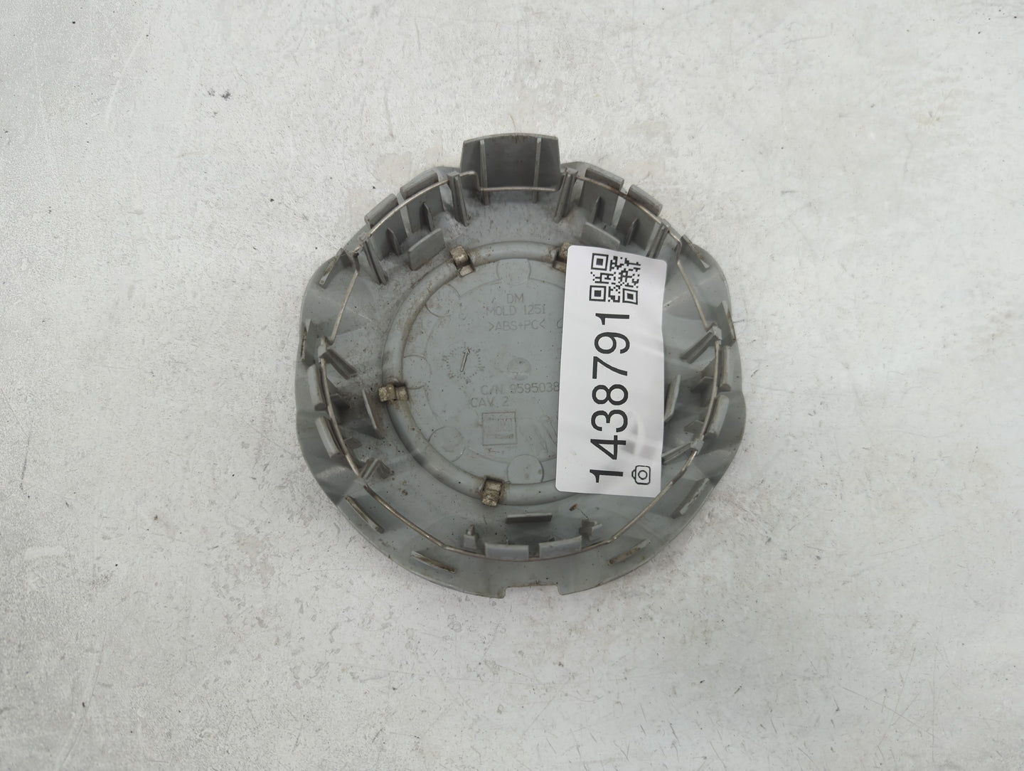 2009 Buick Lacrosse Center Cap Oem - Oemusedautoparts1.com