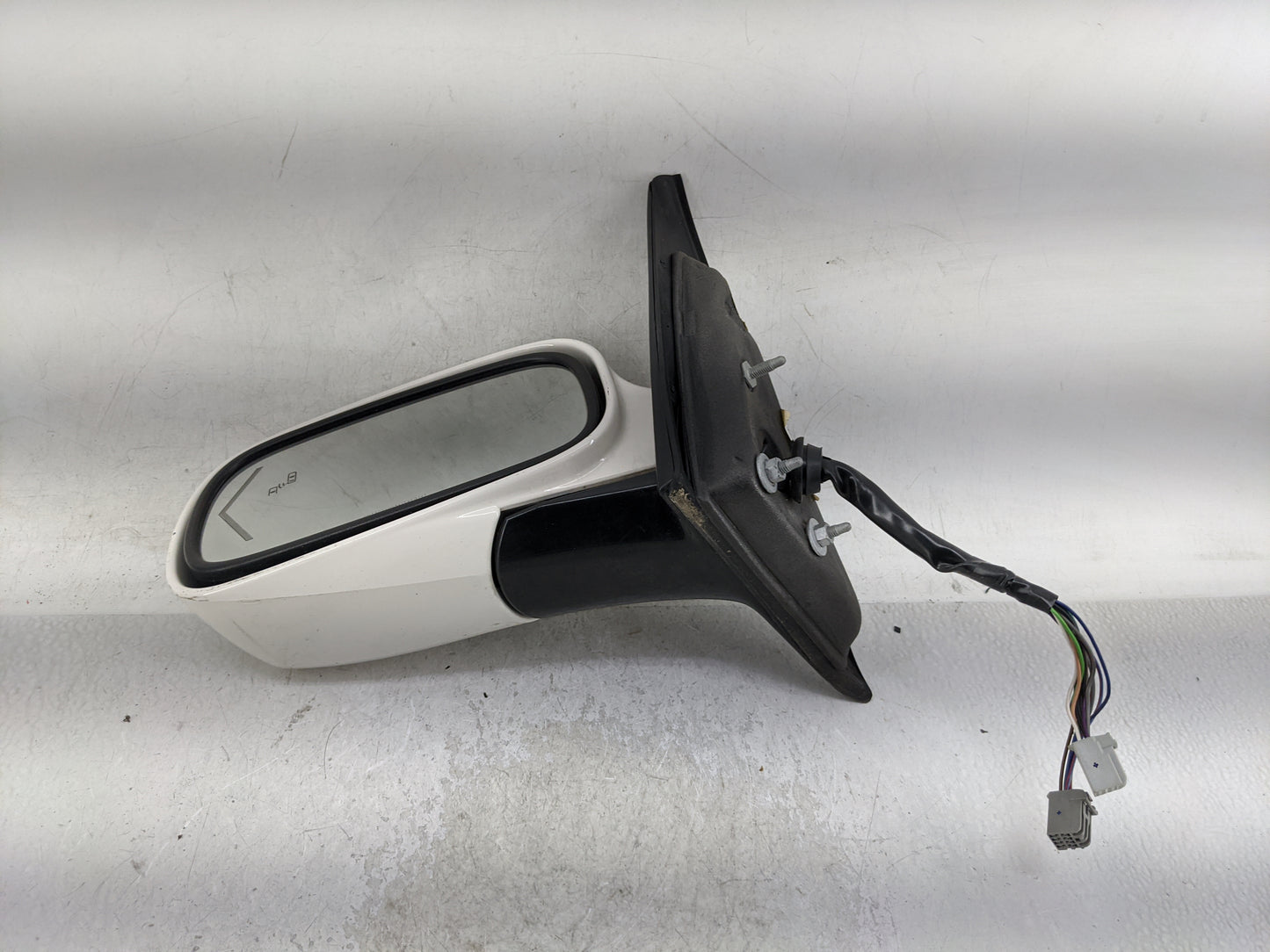 2009-2011 Buick Lucerne Driver Side View Mirror - Left Door Mirror OEM Used - Oemusedautoparts1.com