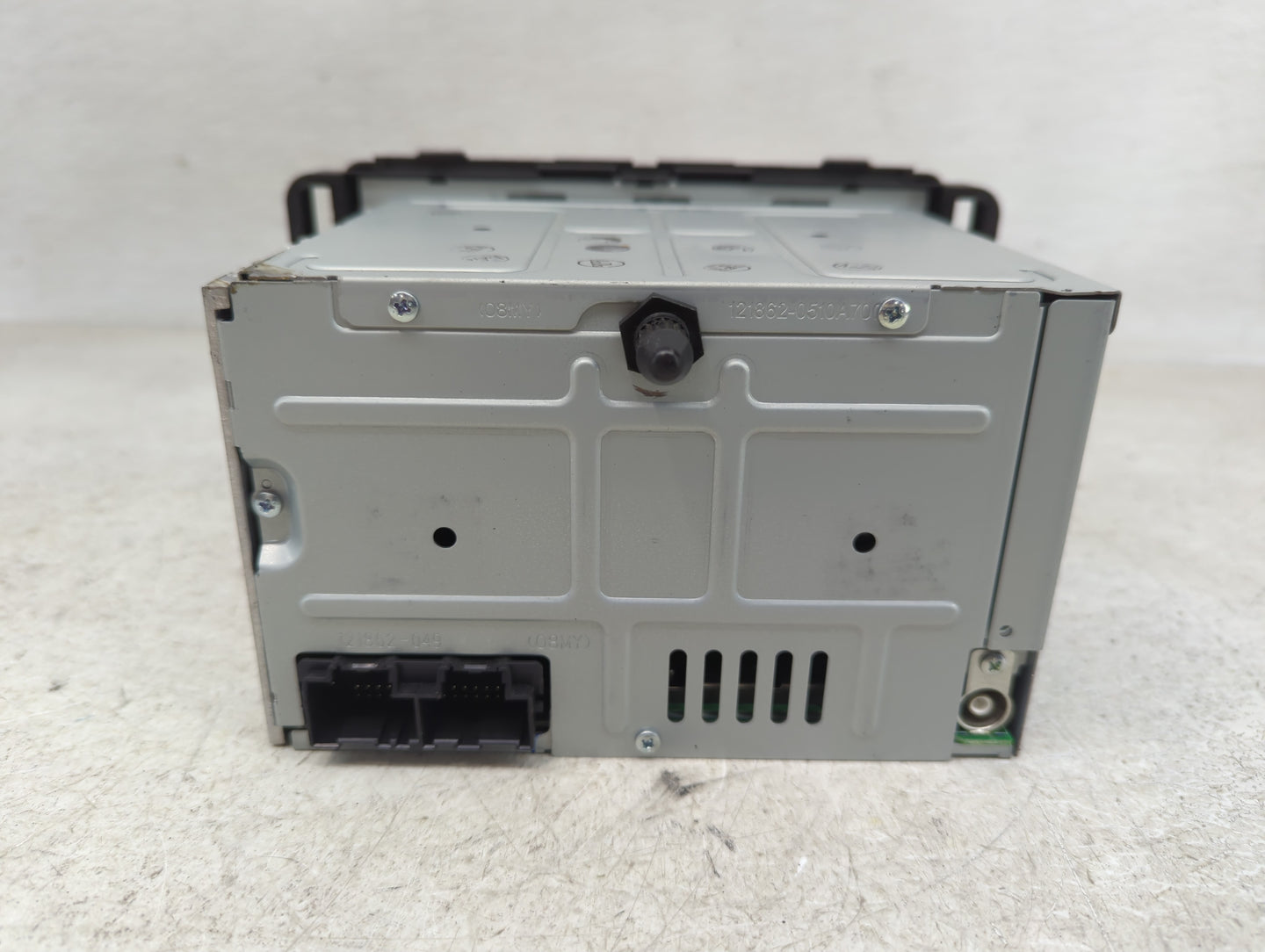 2009-2010 Buick Lucerne Radio AM FM Cd Player Receiver Replacement P/N:25992378 Fits Fits 2009 2010 OEM Used Auto Parts - Oe