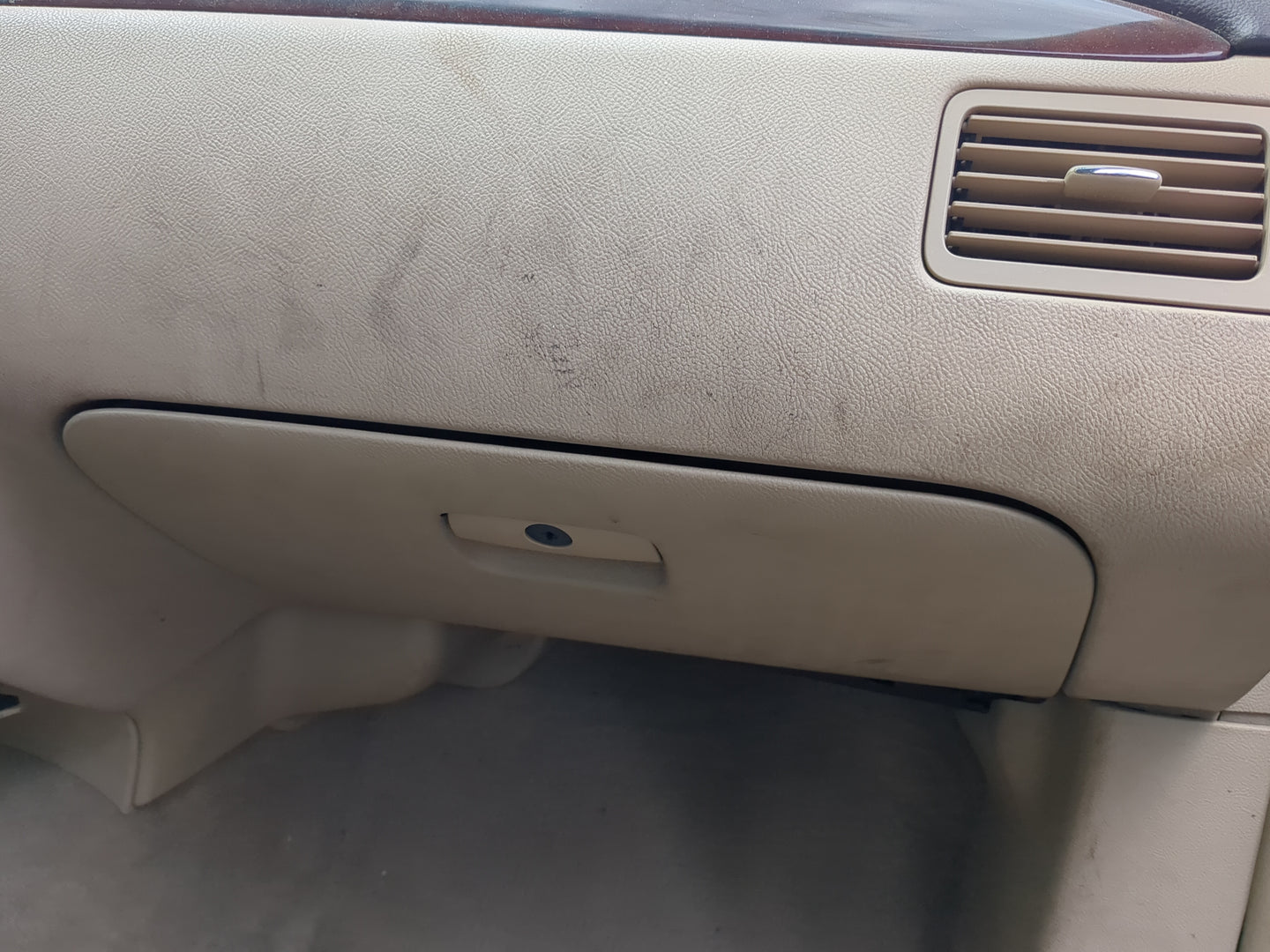 2009 Buick Lucerne Passenger Glove Box Door Storage Compartment - Oemusedautoparts1.com