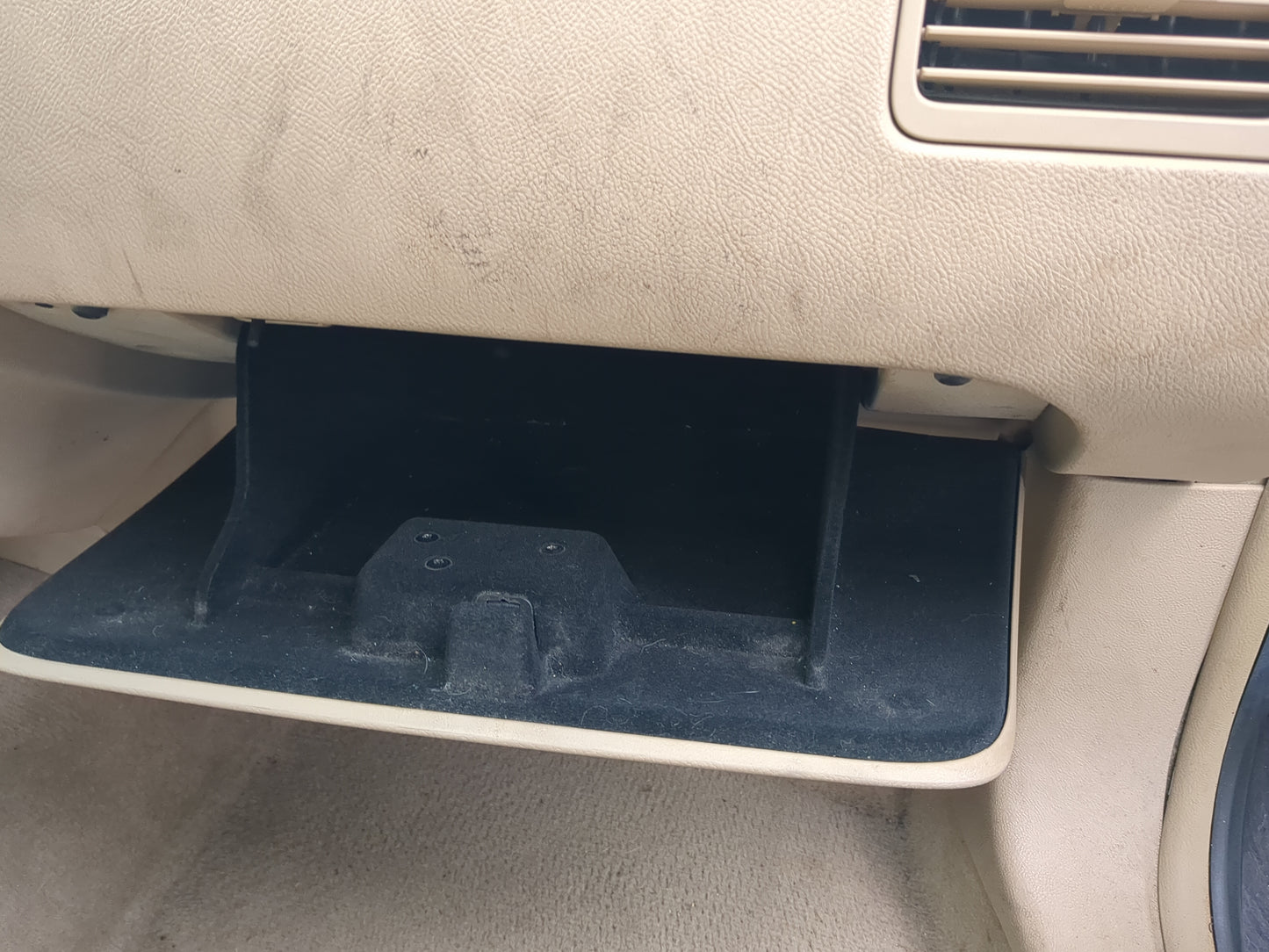 2009 Buick Lucerne Passenger Glove Box Door Storage Compartment - Oemusedautoparts1.com