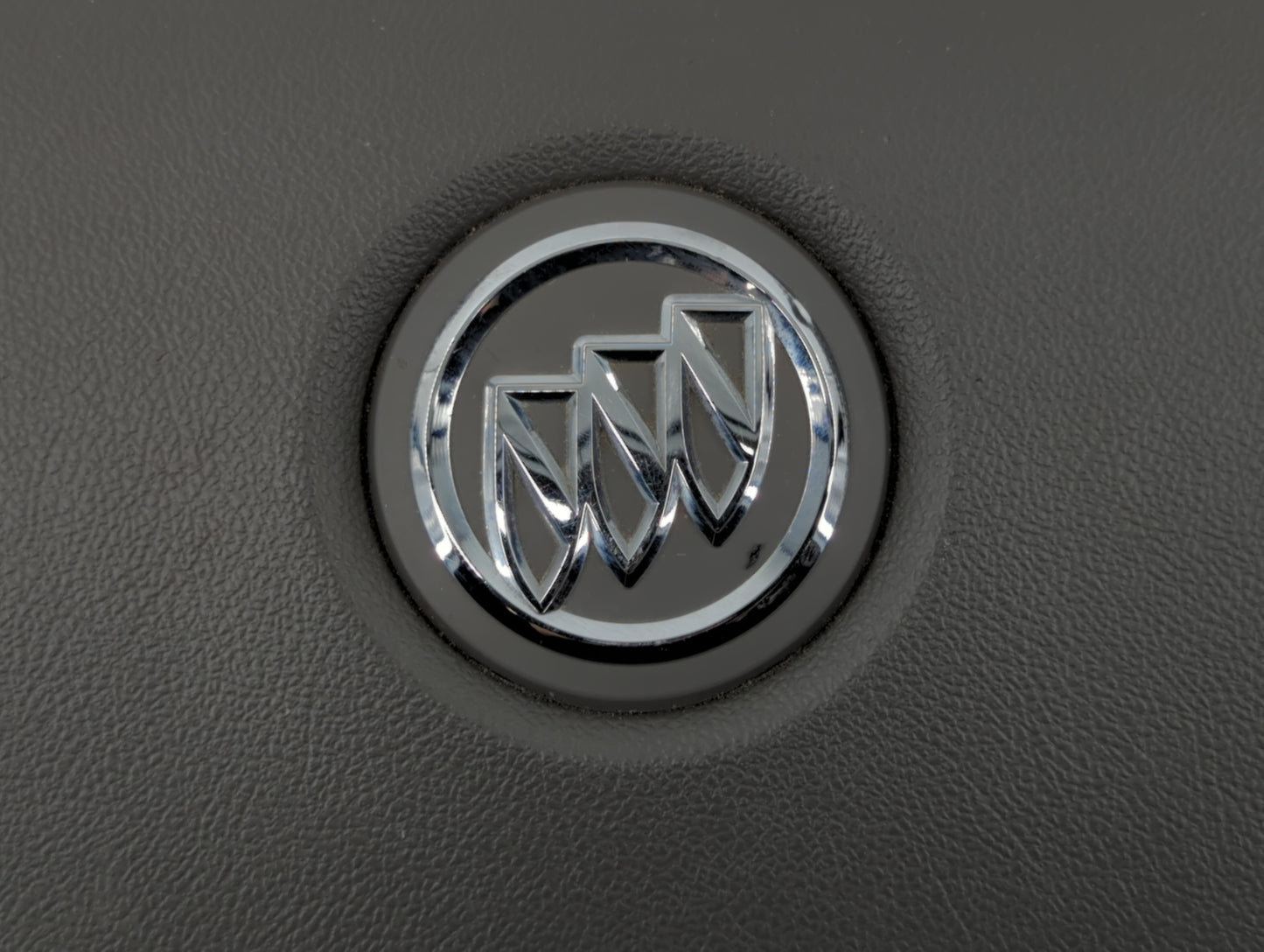 2007-2011 Buick Lucerne Air Bag Driver Left Steering Wheel Mounted Fits Fits 2007 2008 2009 2010 2011 OEM Used Auto Parts - 