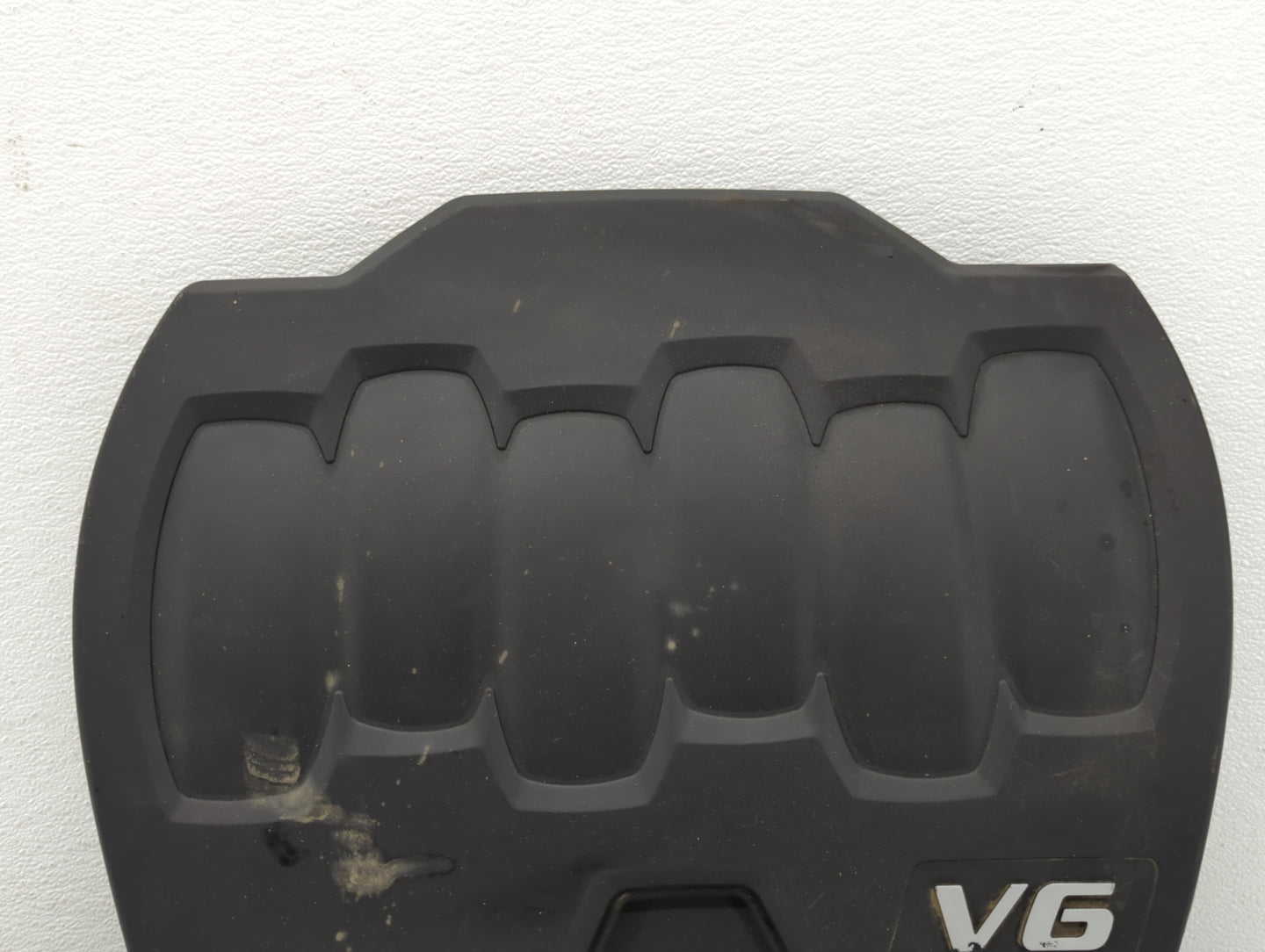 2009 Buick Lucerne Engine Cover - Oemusedautoparts1.com