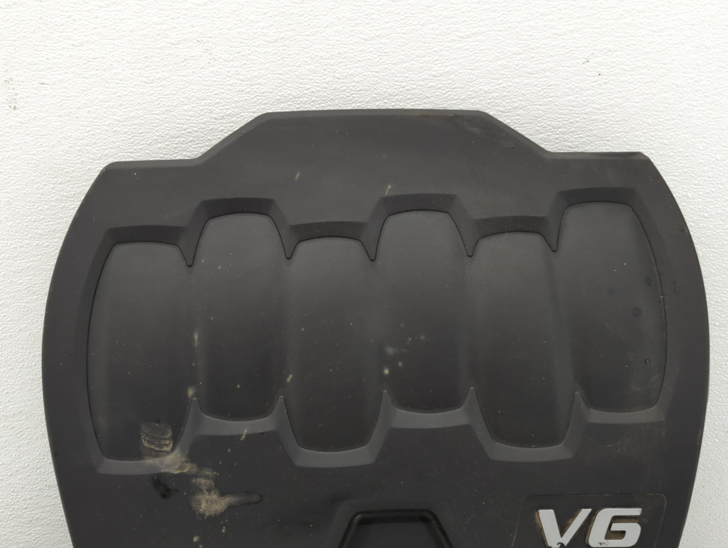 2009 Buick Lucerne Engine Cover - Oemusedautoparts1.com