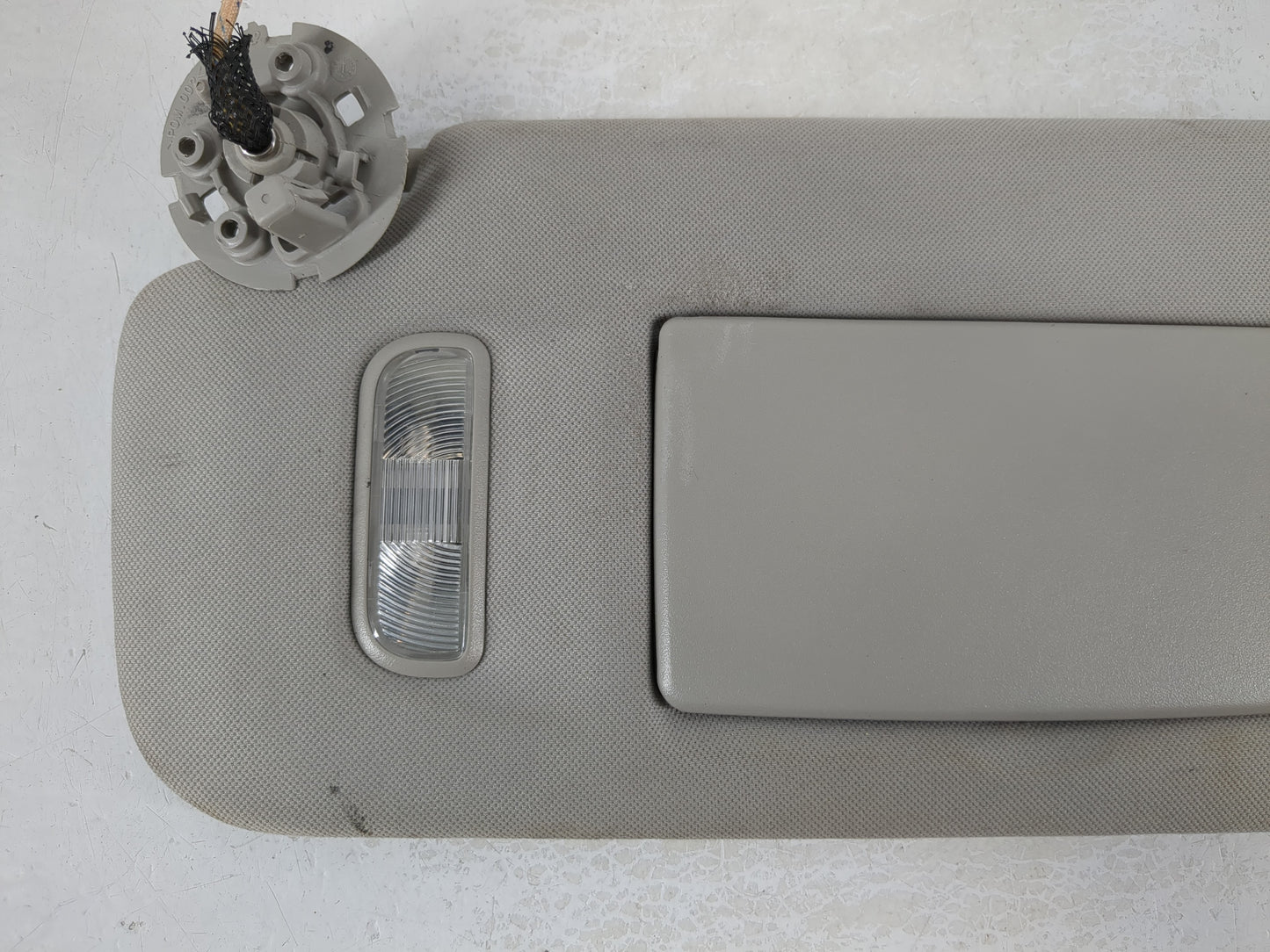 2008-2009 Cadillac Cts Sun Visor Shade Replacement Driver Left Mirror Fits Fits 2008 2009 OEM Used Auto Parts - Oemusedautop