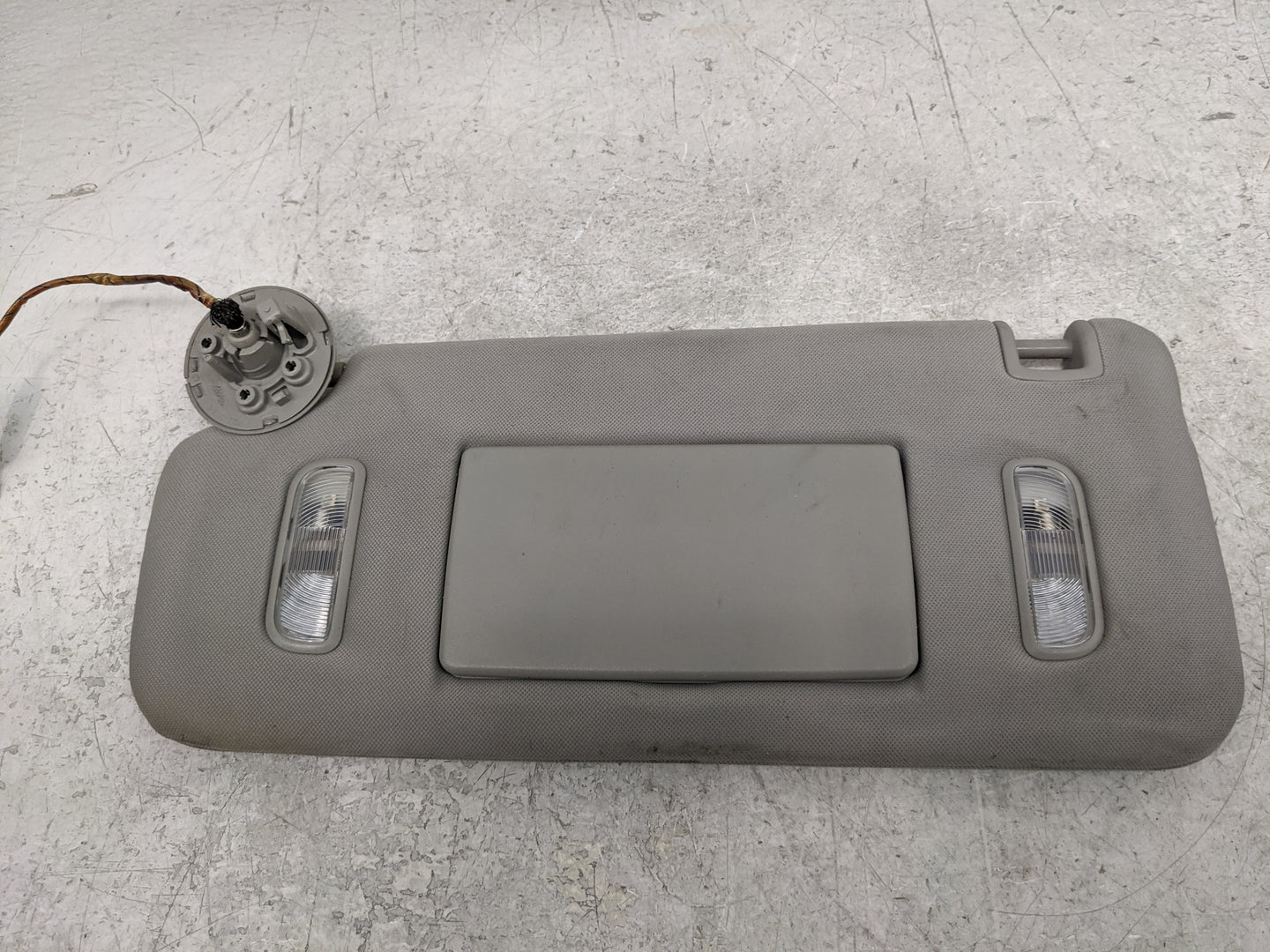 2008-2009 Cadillac Cts Sun Visor Shade Replacement Driver Left Mirror Fits Fits 2008 2009 OEM Used Auto Parts - Oemusedautop
