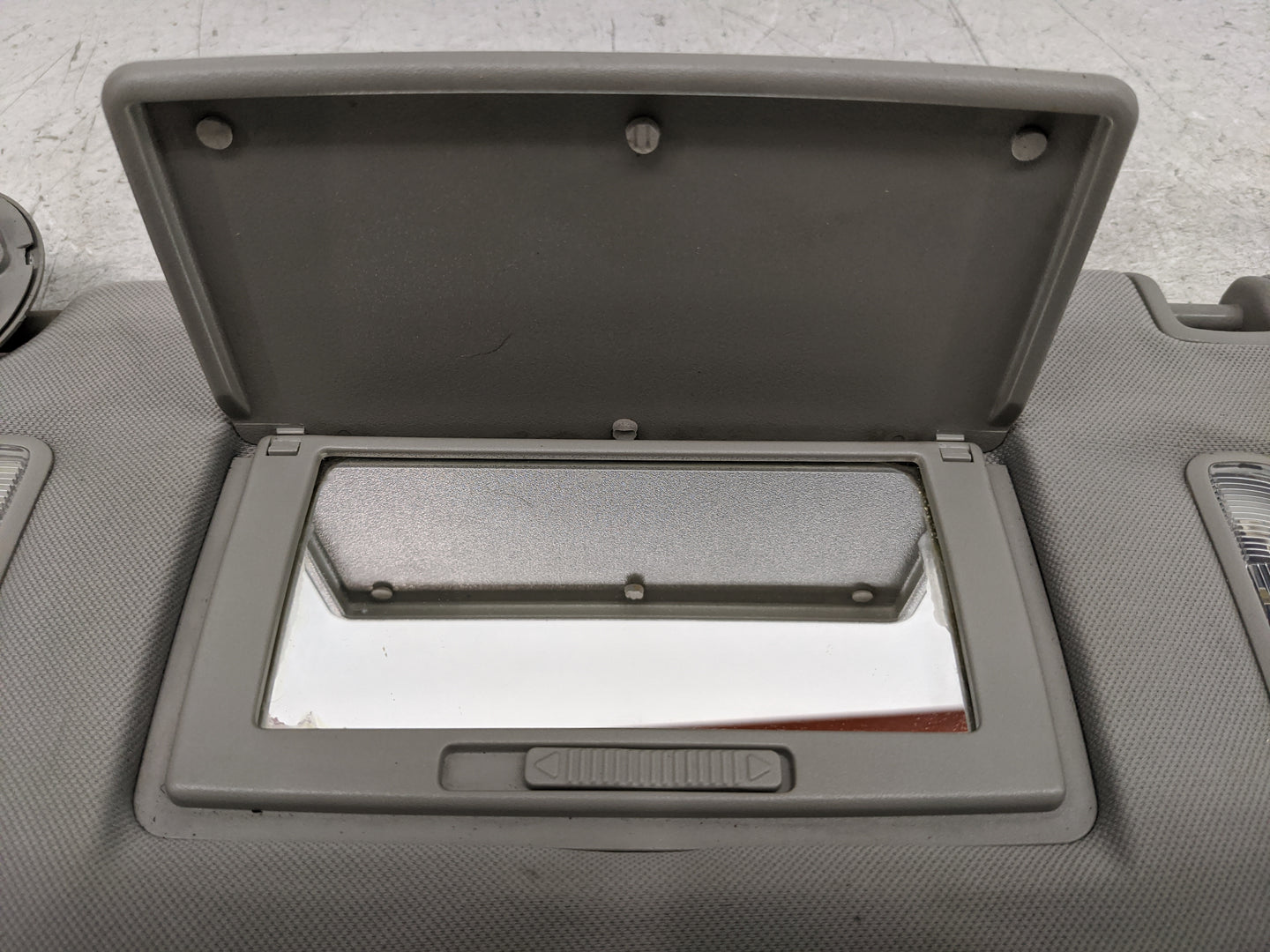 2008-2009 Cadillac Cts Sun Visor Shade Replacement Driver Left Mirror Fits Fits 2008 2009 OEM Used Auto Parts - Oemusedautop