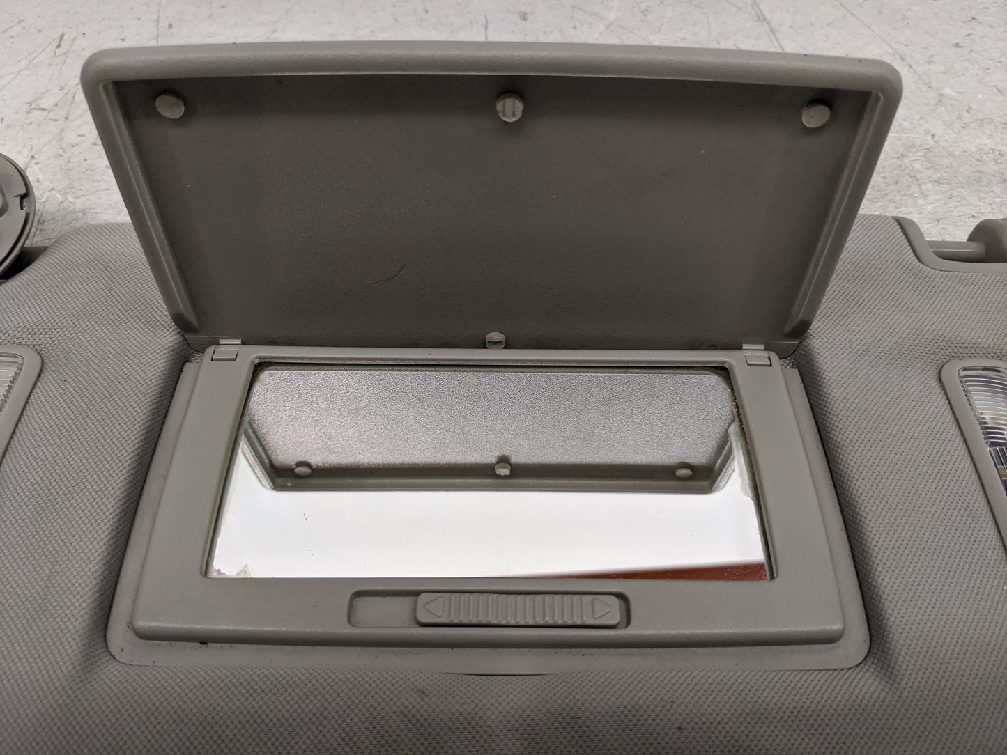 2008-2009 Cadillac Cts Sun Visor Shade Replacement Driver Left Mirror Fits Fits 2008 2009 OEM Used Auto Parts - Oemusedautop