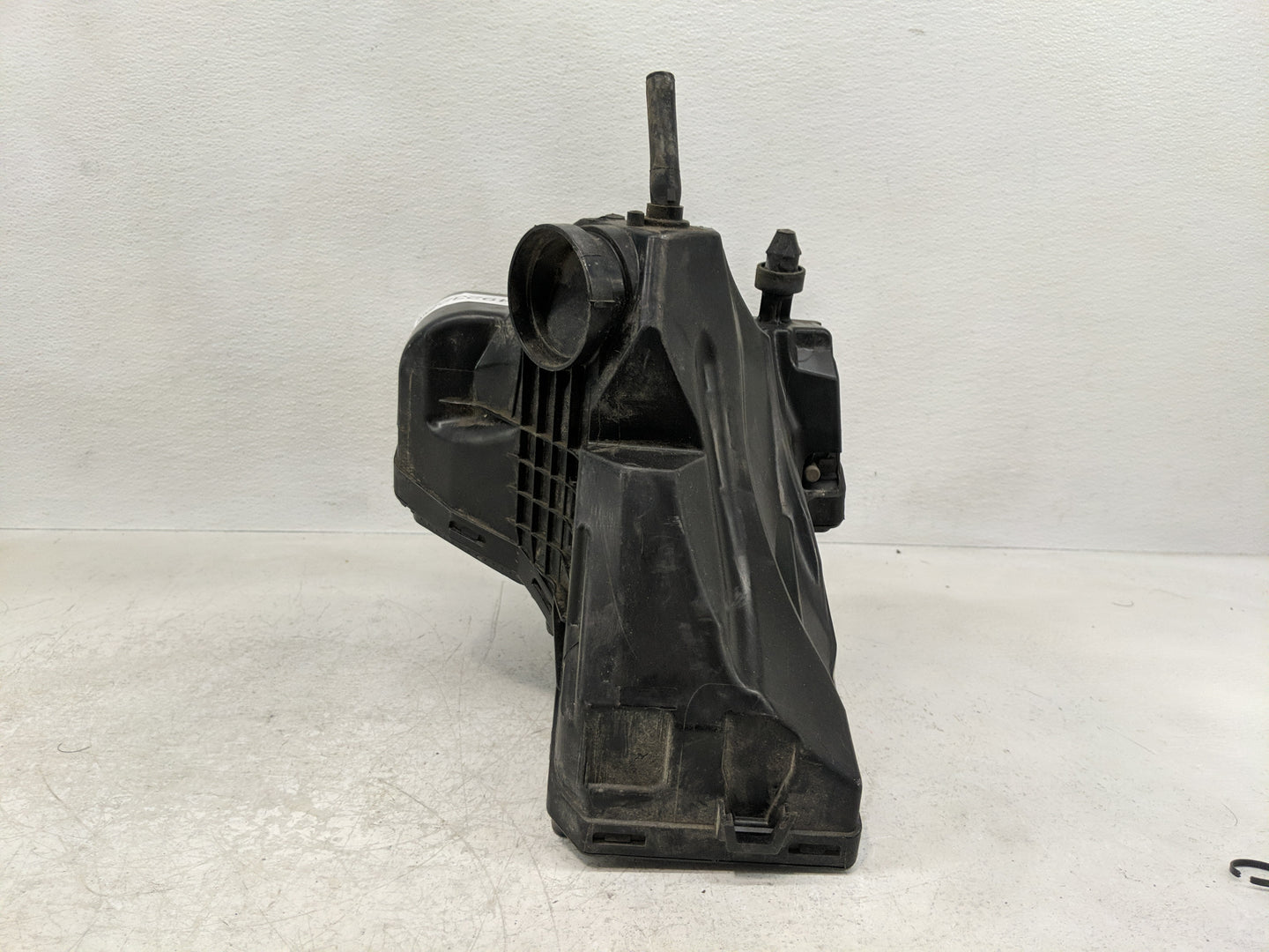 2009 Cadillac Cts Air Cleaner Intake-duct Hose Tube - Oemusedautoparts1.com