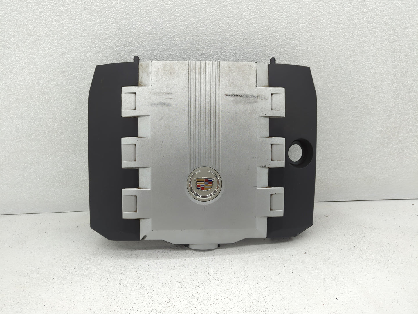 2009 Cadillac Cts Engine Cover - Oemusedautoparts1.com