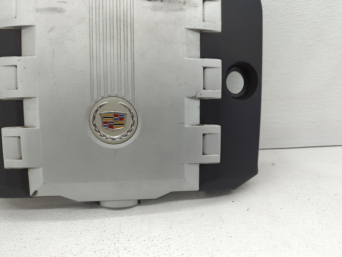 2009 Cadillac Cts Engine Cover - Oemusedautoparts1.com