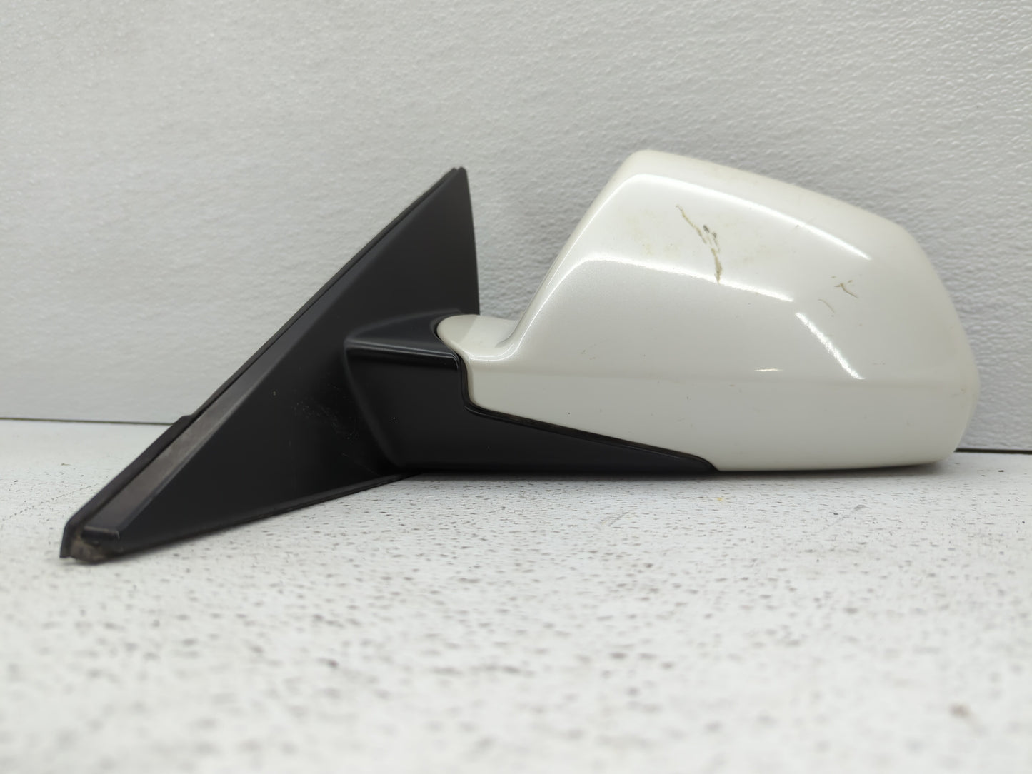 2008-2014 Cadillac Cts Driver Side View Mirror - Left Door Mirror OEM Used - Oemusedautoparts1.com