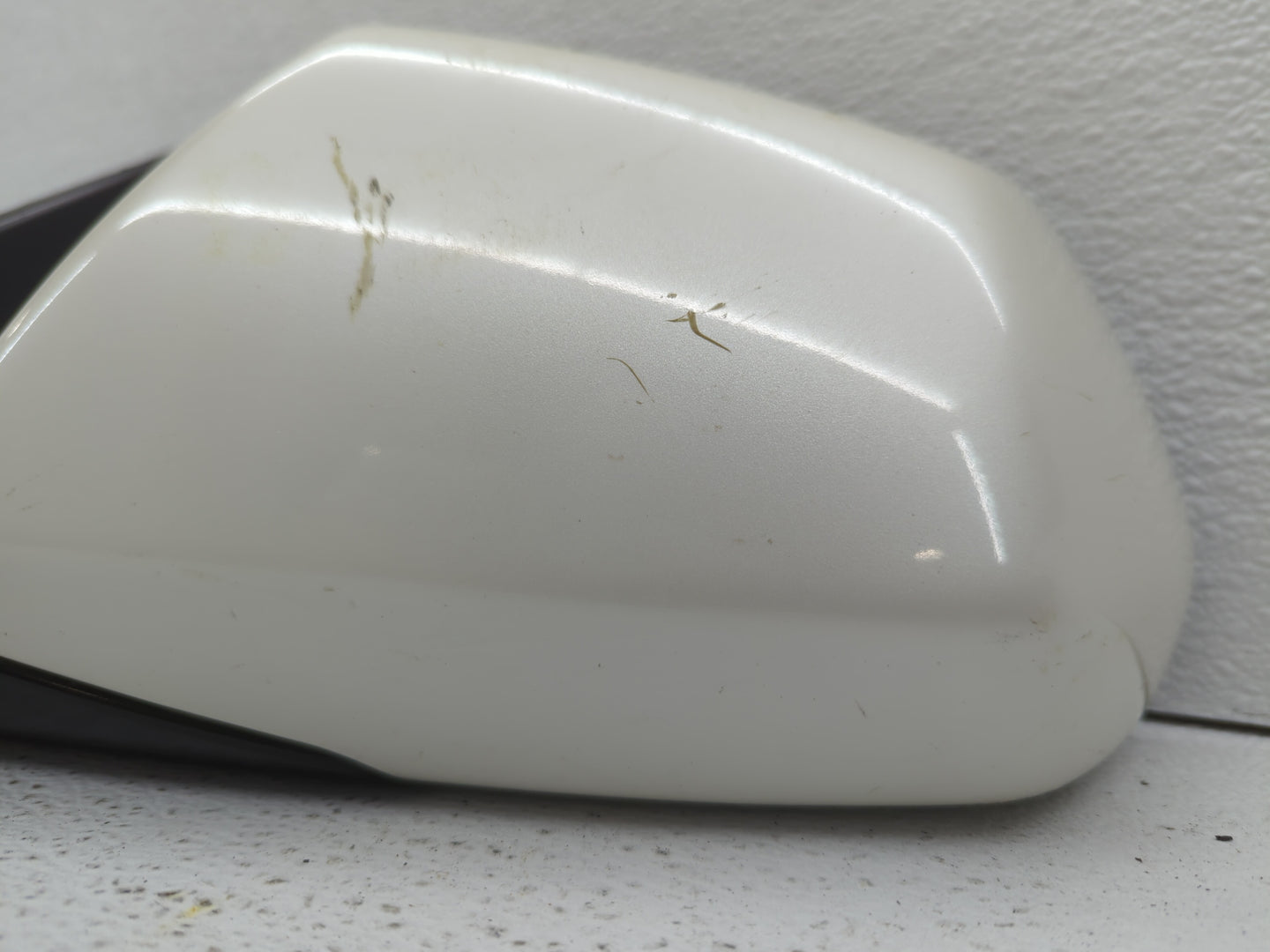 2008-2014 Cadillac Cts Driver Side View Mirror - Left Door Mirror OEM Used - Oemusedautoparts1.com