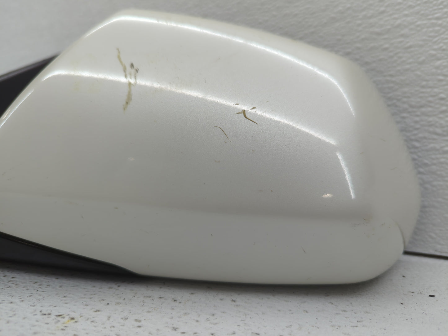 2008-2014 Cadillac Cts Driver Side View Mirror - Left Door Mirror OEM Used - Oemusedautoparts1.com