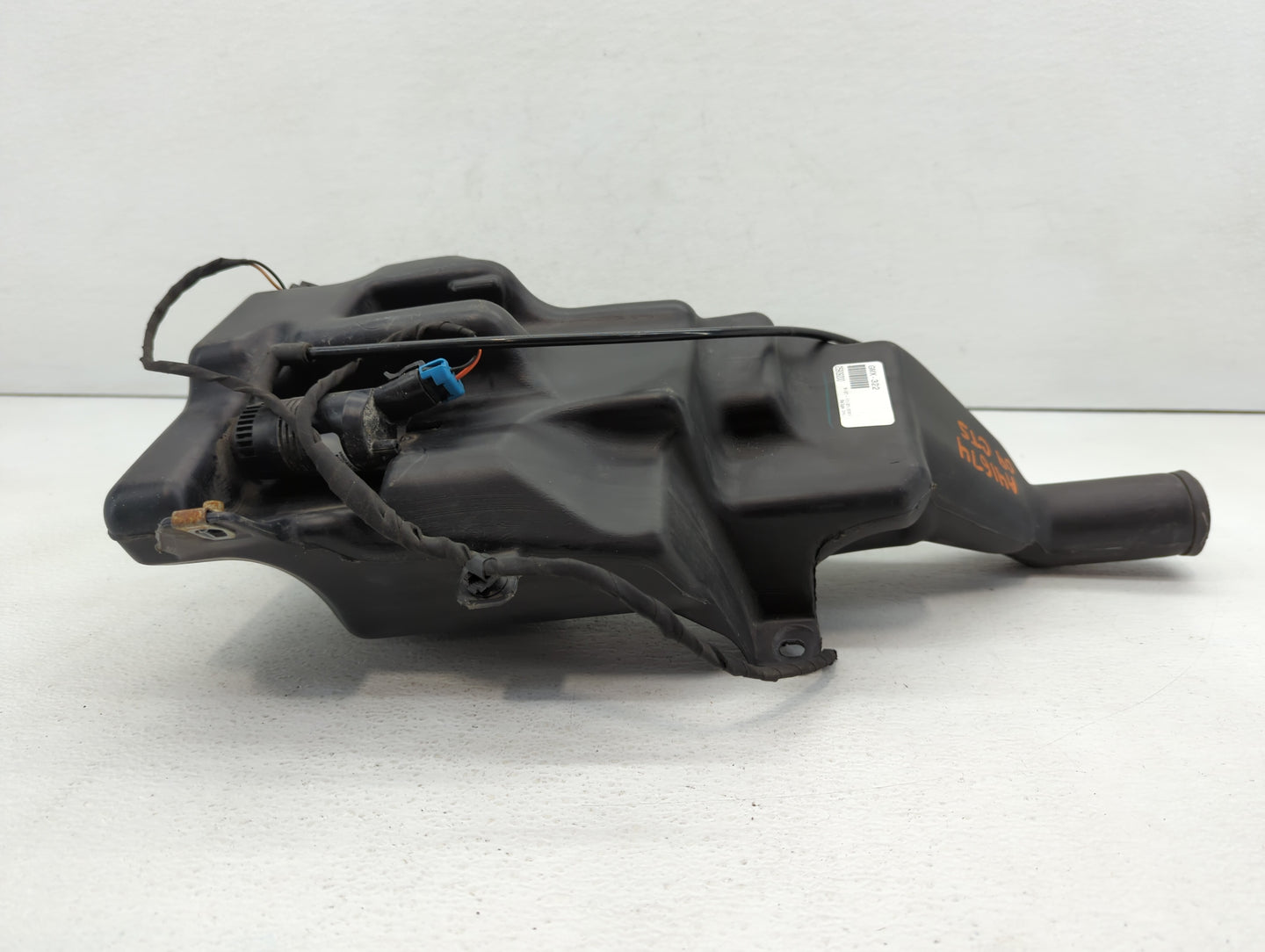 2009 Cadillac Cts Windshield Washer Fluid Reservoir Bottle Oem - Oemusedautoparts1.com