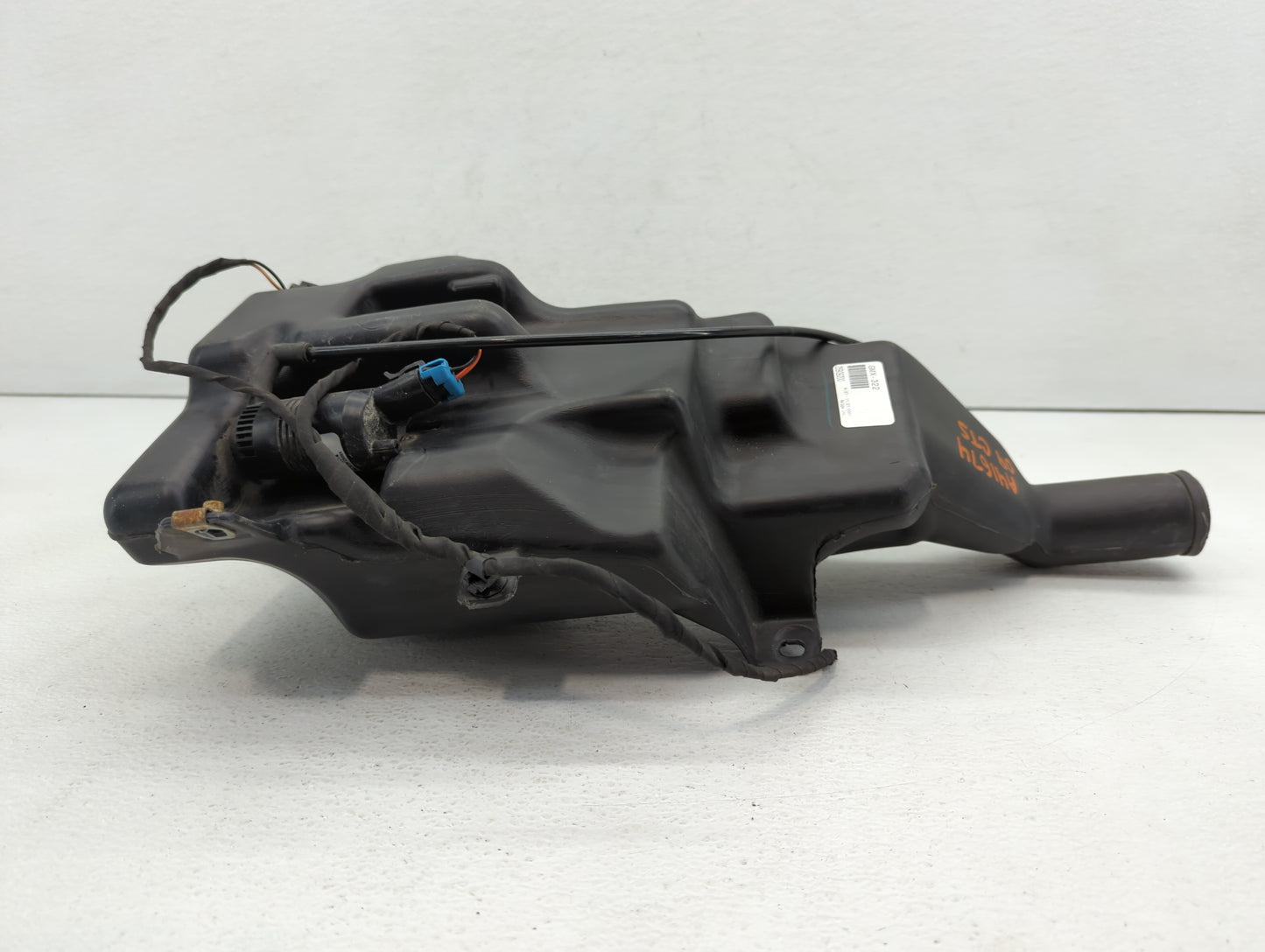 2009 Cadillac Cts Windshield Washer Fluid Reservoir Bottle Oem - Oemusedautoparts1.com