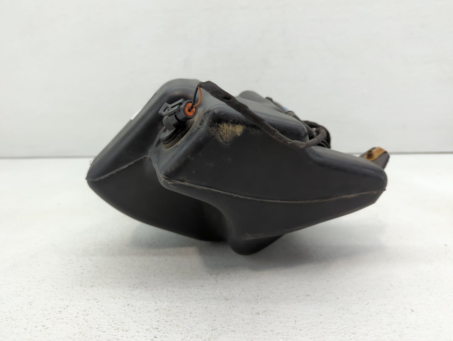 2009 Cadillac Cts Windshield Washer Fluid Reservoir Bottle Oem - Oemusedautoparts1.com