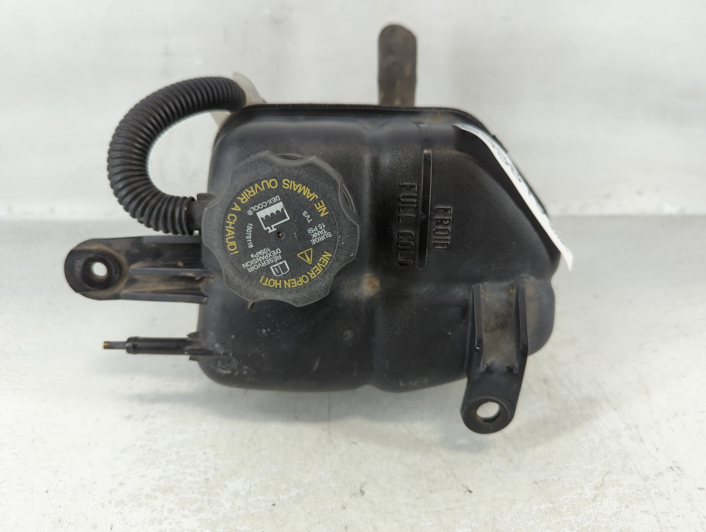 2008-2015 Cadillac Cts Radiator Coolant Overflow Expansion Tank Bottle - Oemusedautoparts1.com