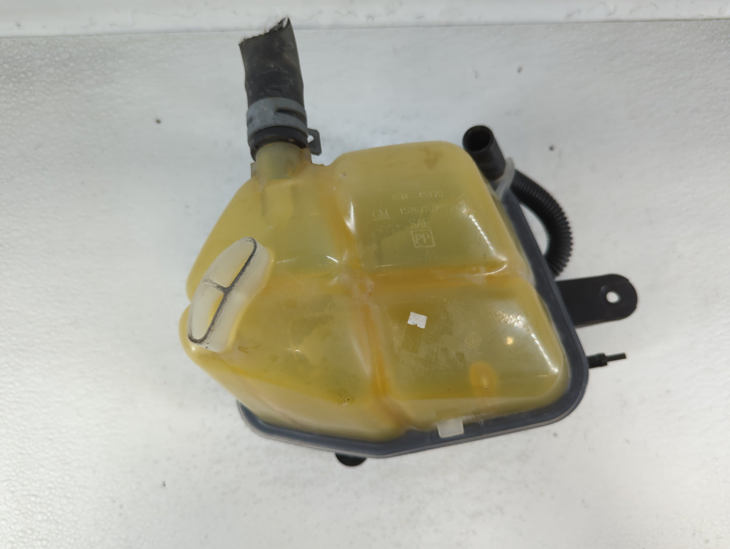 2008-2015 Cadillac Cts Radiator Coolant Overflow Expansion Tank Bottle - Oemusedautoparts1.com