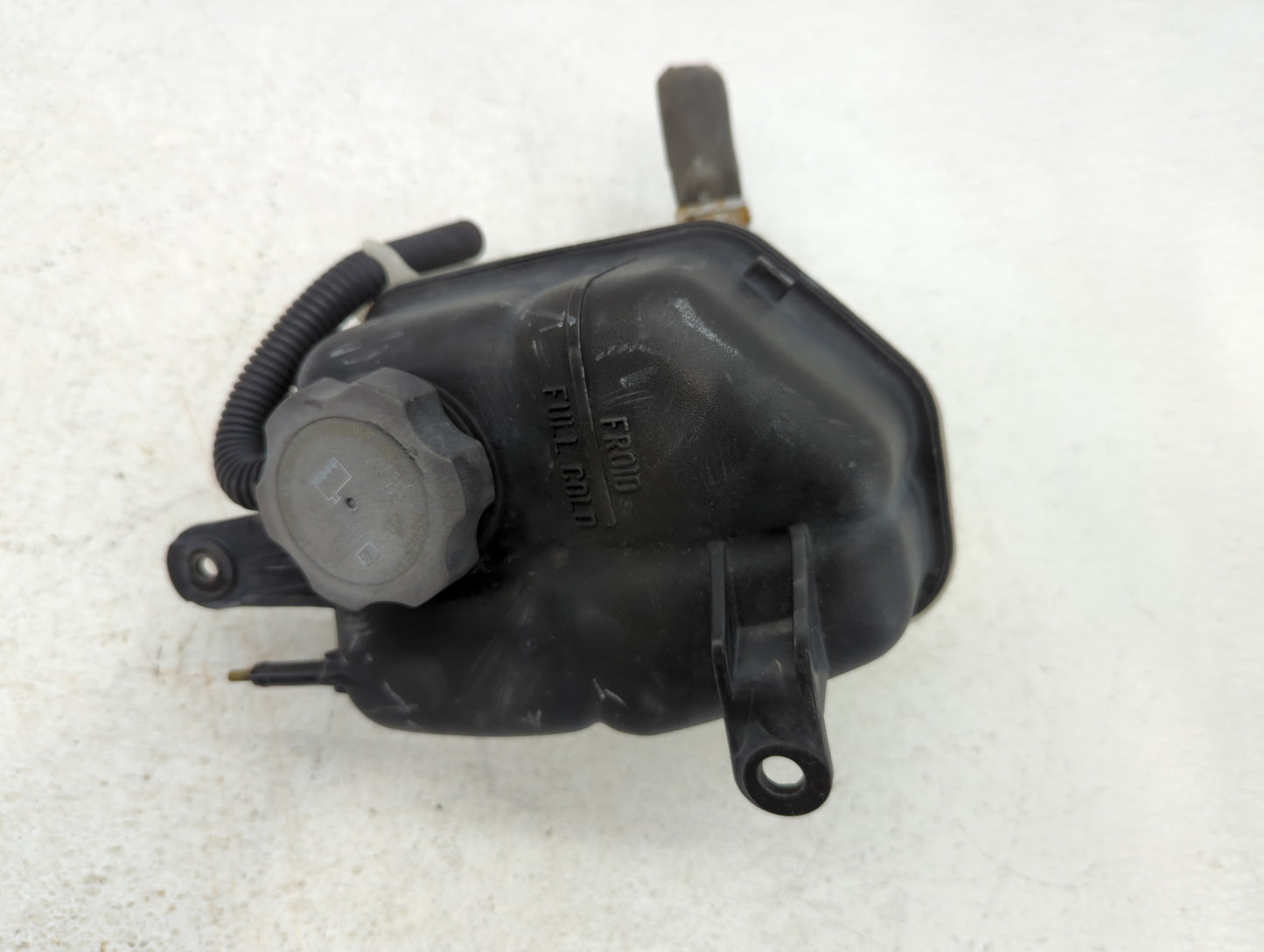 2008-2015 Cadillac Cts Radiator Coolant Overflow Expansion Tank Bottle 745083 - Oemusedautoparts1.com