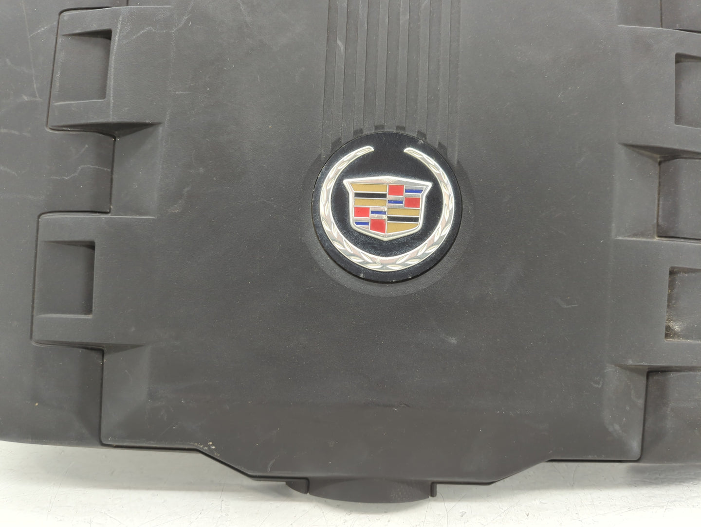 2009 Cadillac Cts Engine Cover - Oemusedautoparts1.com