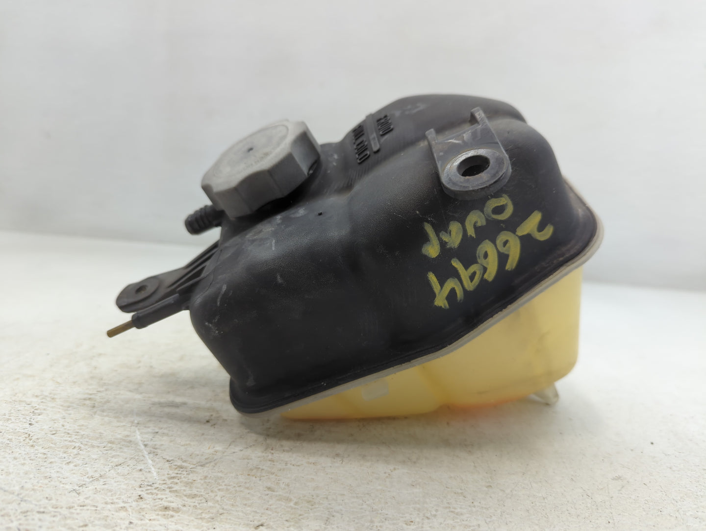 2008-2015 Cadillac Cts Radiator Coolant Overflow Expansion Tank Bottle - Oemusedautoparts1.com