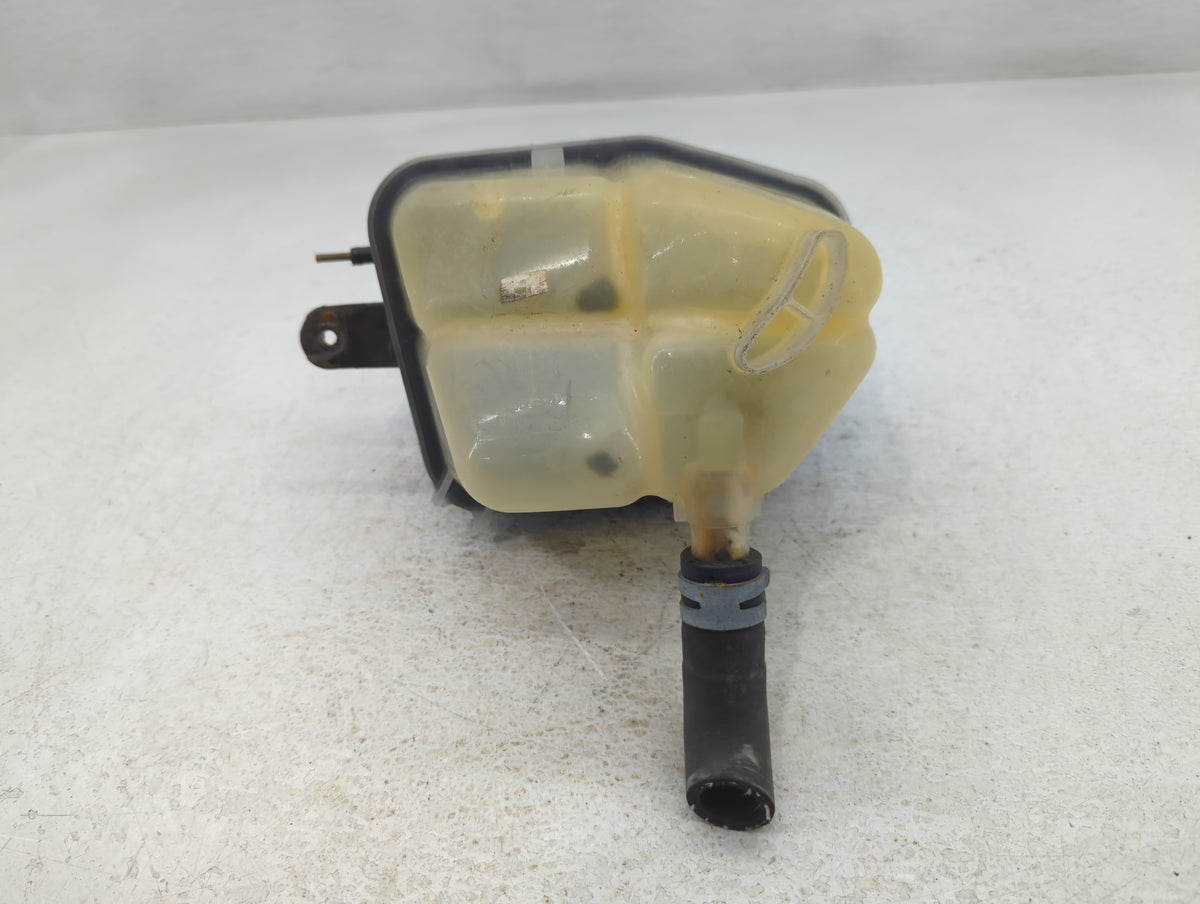 2008-2015 Cadillac Cts Radiator Coolant Overflow Expansion Tank Bottle 776216 - Oemusedautoparts1.com