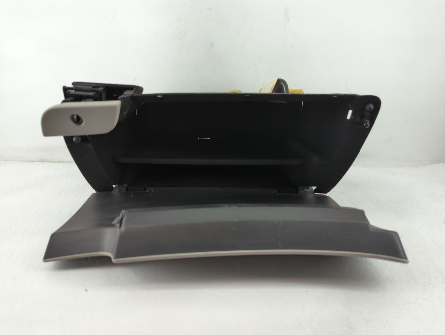 2009 Cadillac Cts Passenger Glove Box Door Storage Compartment - Oemusedautoparts1.com