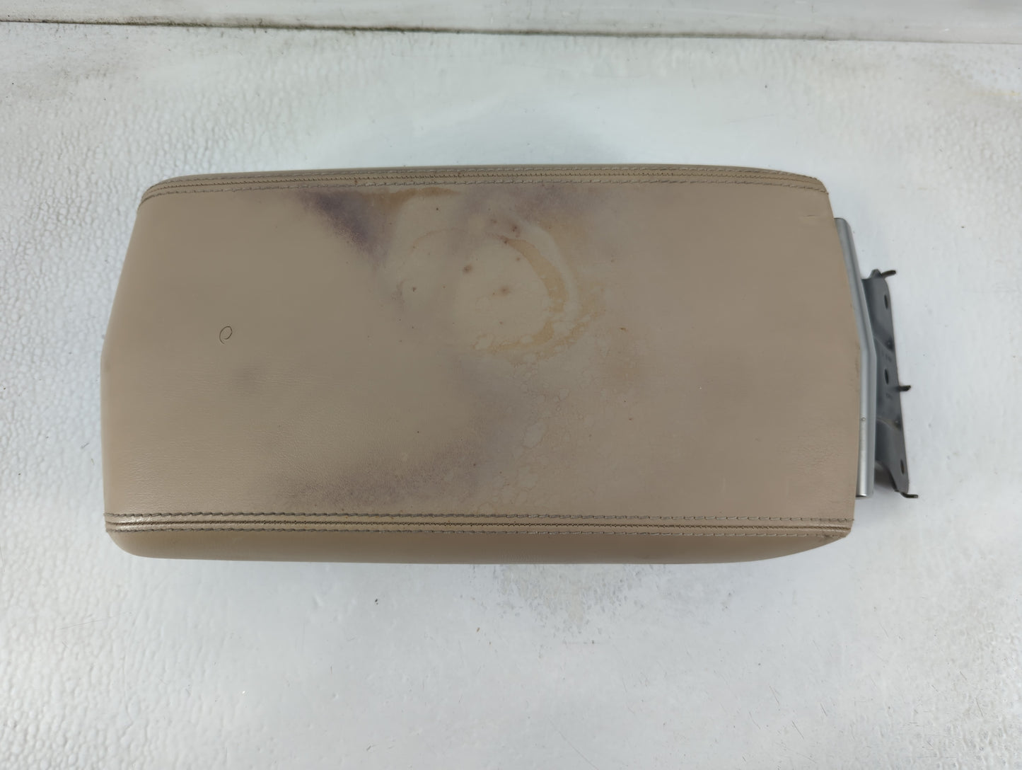 2008-2009 Cadillac Cts Center Console Armrest Cover Lid P/N:M0300235 Fits Fits 2008 2009 OEM Used Auto Parts - Oemusedautopa