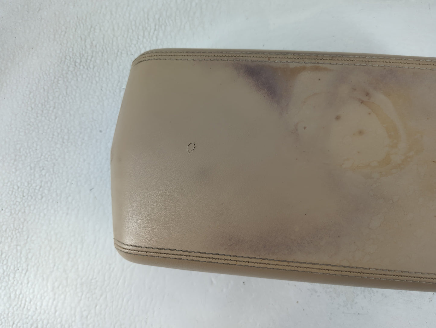2008-2009 Cadillac Cts Center Console Armrest Cover Lid P/N:M0300235 Fits Fits 2008 2009 OEM Used Auto Parts - Oemusedautopa