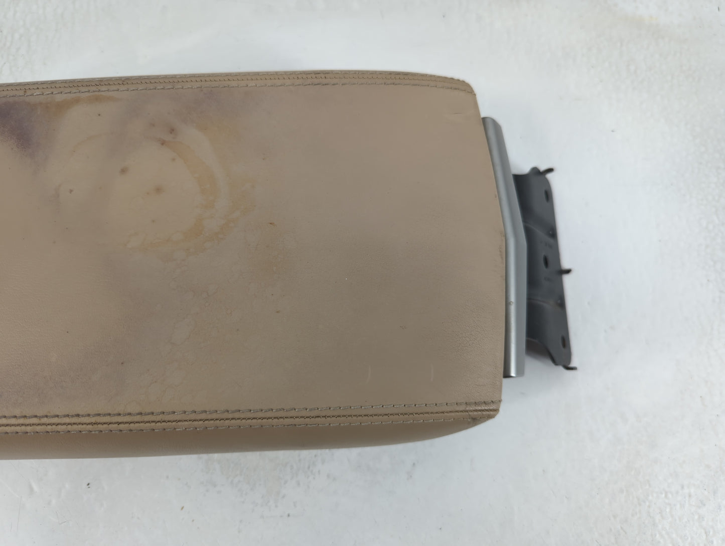 2008-2009 Cadillac Cts Center Console Armrest Cover Lid P/N:M0300235 Fits Fits 2008 2009 OEM Used Auto Parts - Oemusedautopa