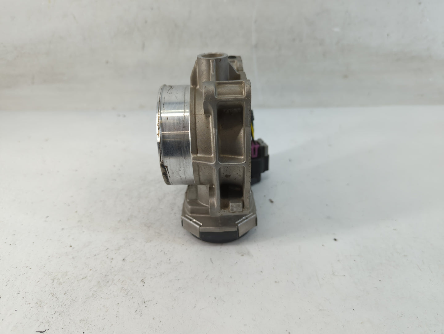 2008-2011 Cadillac Cts Throttle Body P/N:1548AA994AA3196C Fits Fits 2007 2008 2009 2010 2011 2012 OEM Used Auto Parts - Oemu