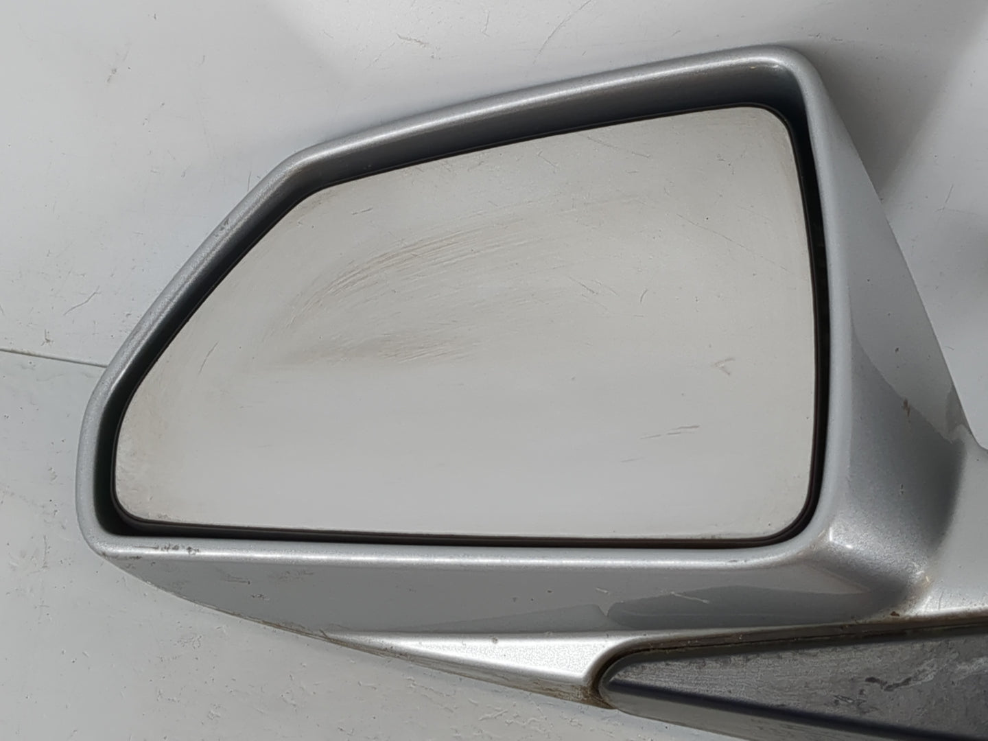 2008-2014 Cadillac Cts Driver Left Side View Manual Door Mirror Silver - Oemusedautoparts1.com