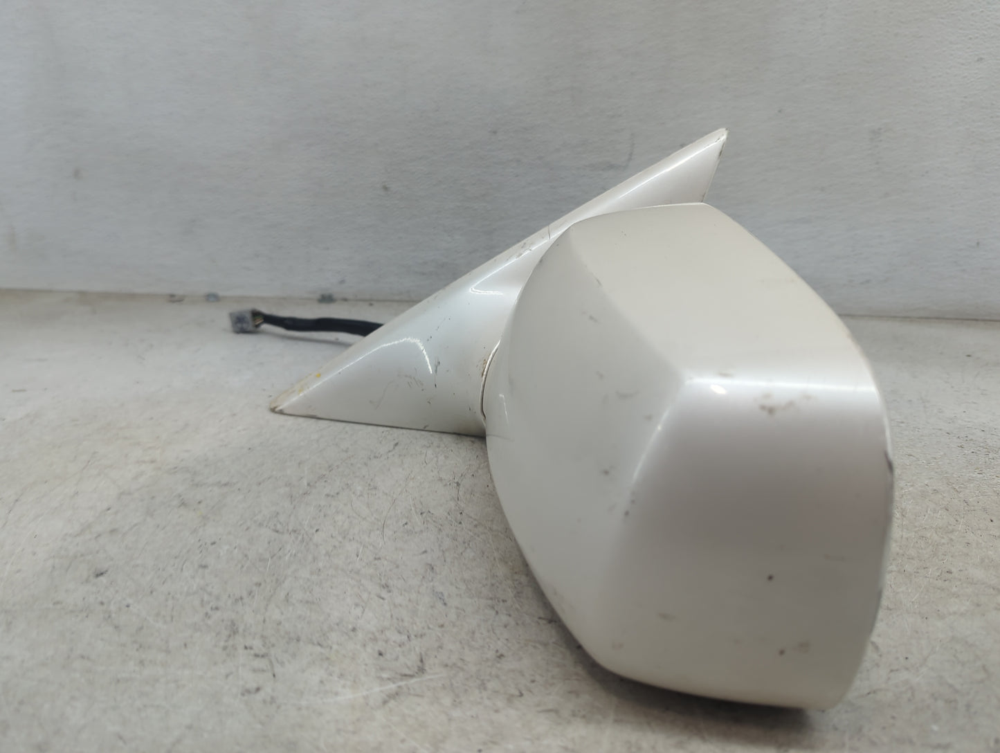 2009-2011 Cadillac Dts Driver Side View Mirror - Left Door Mirror OEM Used - Oemusedautoparts1.com