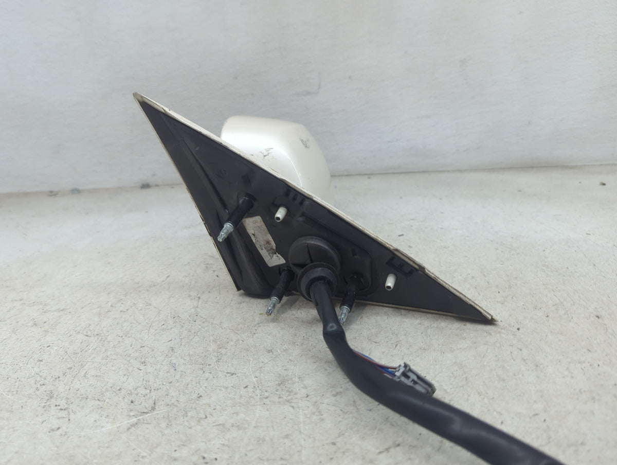 2009-2011 Cadillac Dts Driver Side View Mirror - Left Door Mirror OEM Used - Oemusedautoparts1.com