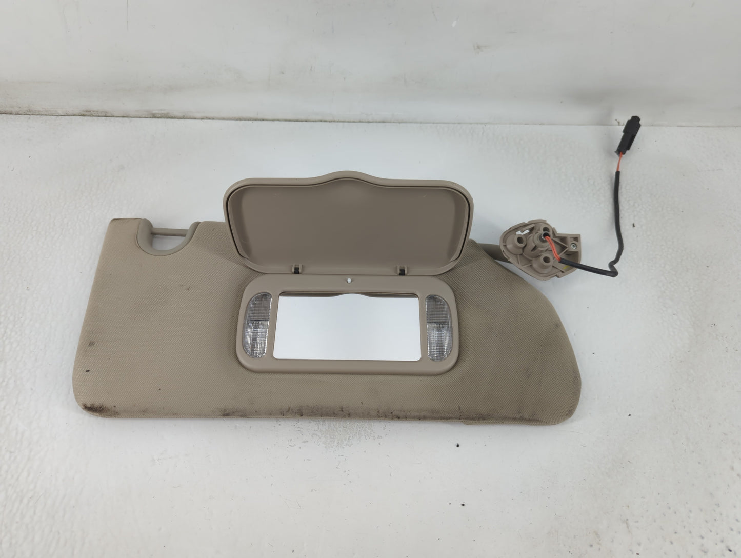 2008-2011 Cadillac Dts Sun Visor Shade Replacement Passenger Right Mirror Fits Fits 2008 2009 2010 2011 OEM Used Auto Parts 