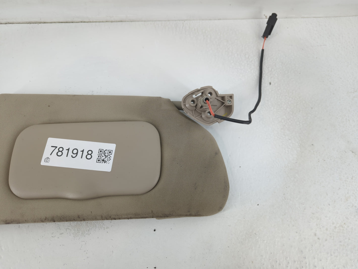 2008-2011 Cadillac Dts Sun Visor Shade Replacement Passenger Right Mirror Fits Fits 2008 2009 2010 2011 OEM Used Auto Parts 
